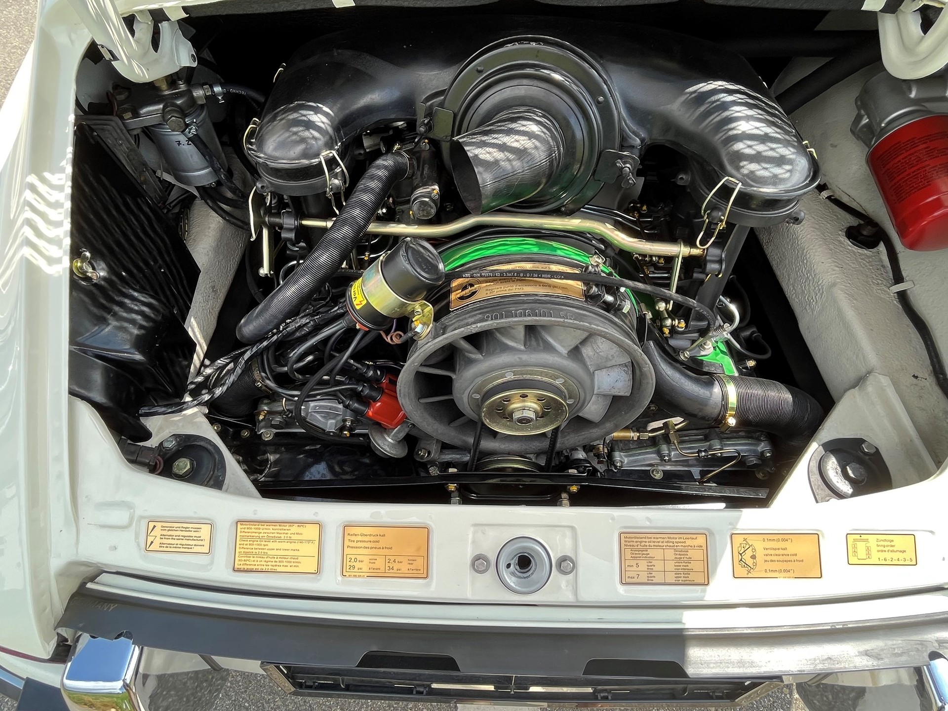 PORSCHE 911 2.4 E Targa Ölklappe (F-Modell)-image-9