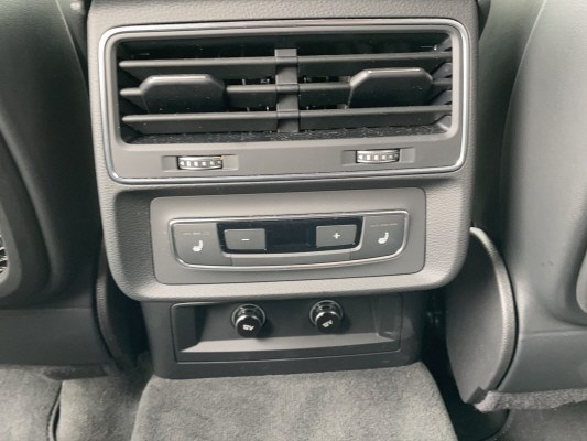 AUDI Q8 60 TFSI e quattro PHEV-image-12