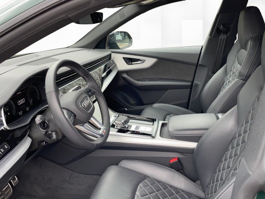 AUDI Q8 60 TFSI e quattro PHEV-image-8