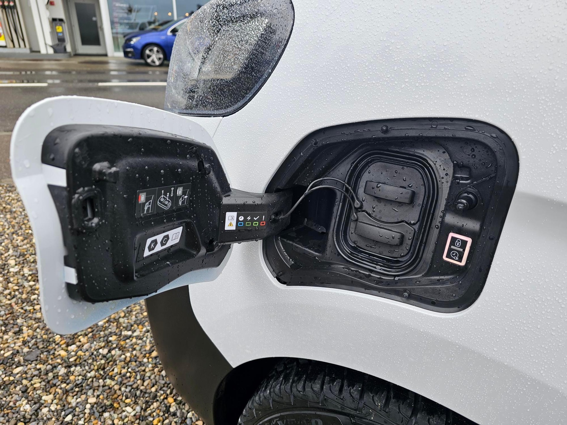 CITROEN e-Jumpy 3-Seitenkipper 75 kWh-image-13