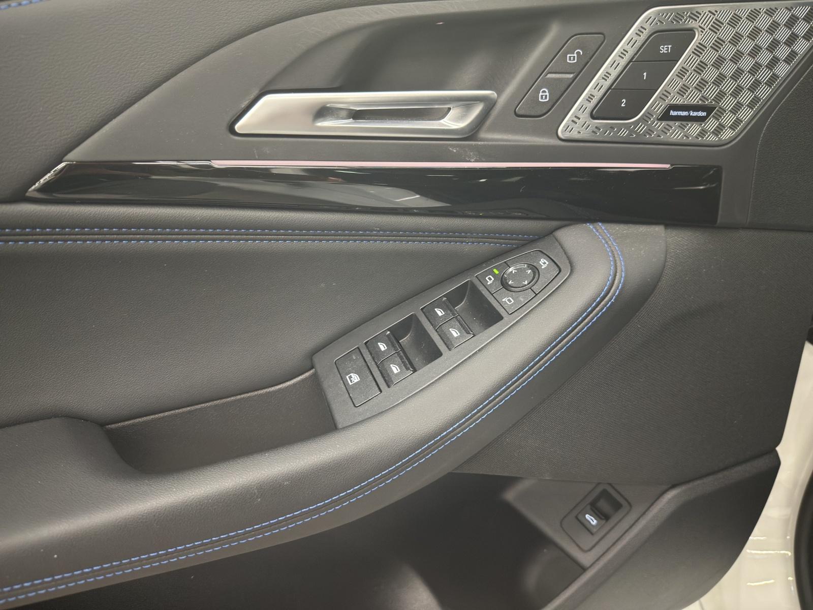 BMW 218d Active Tourer M Sport-image-16