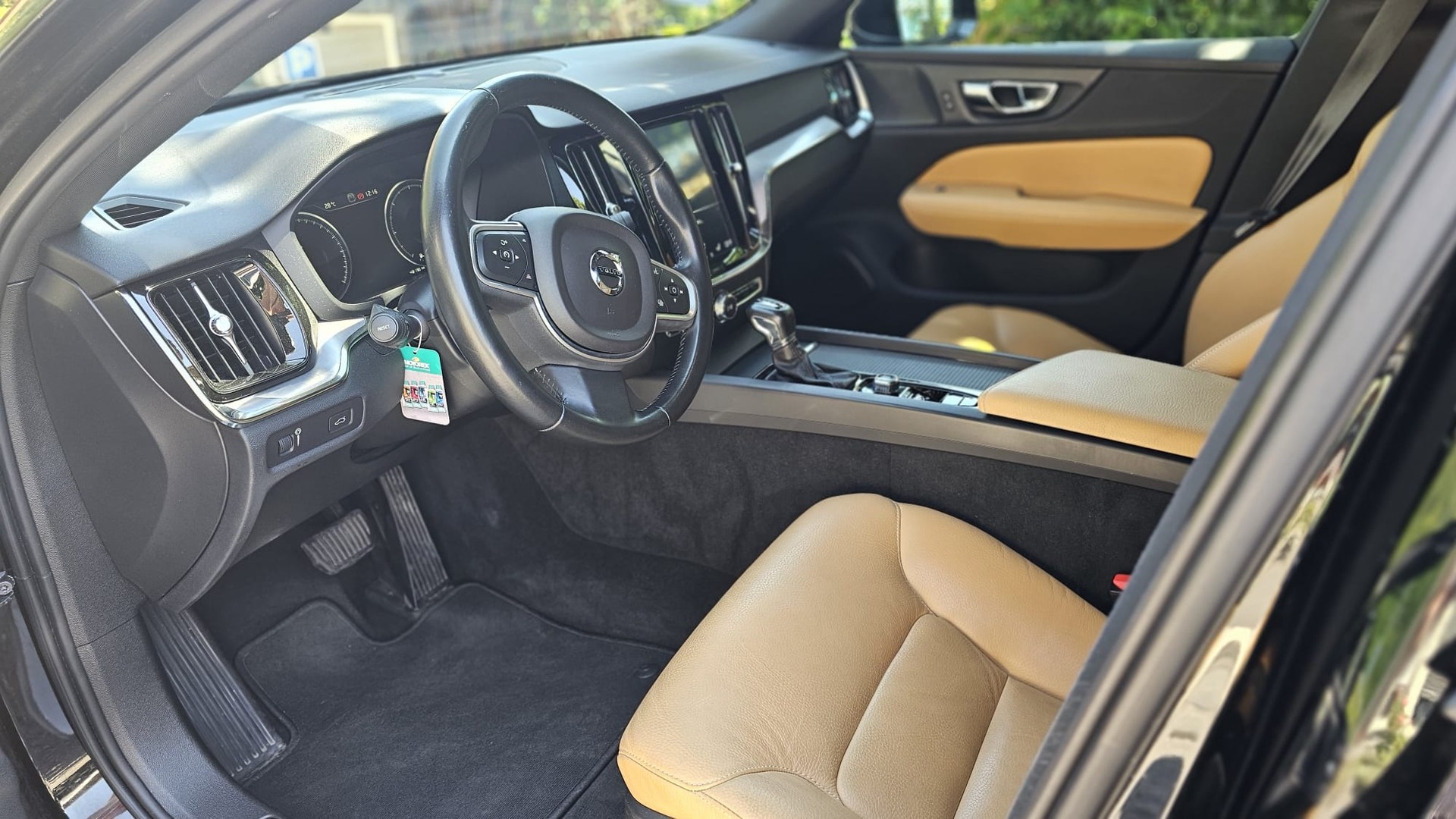 VOLVO V60 D3 Momentum-image-4