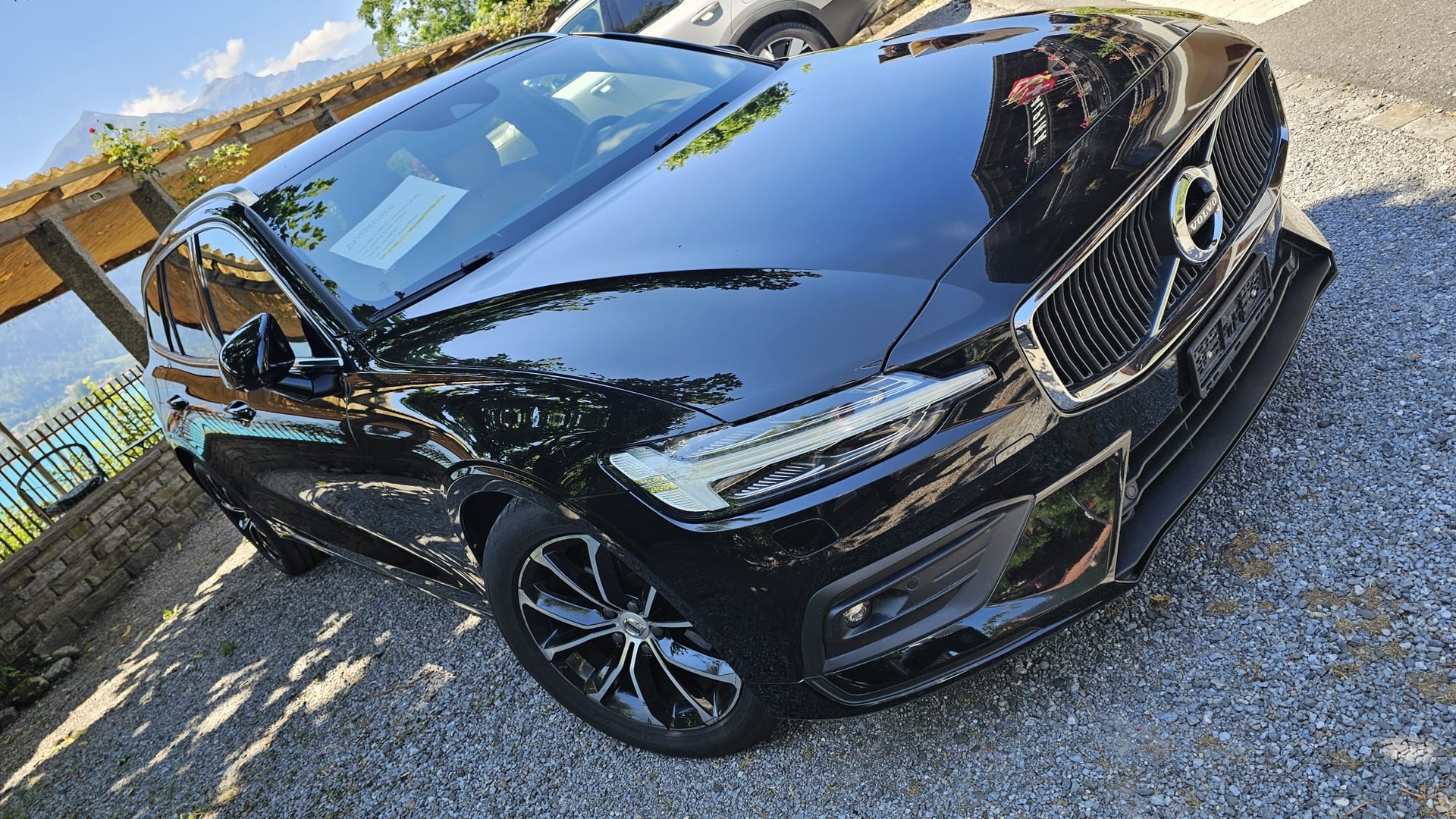 VOLVO V60 D3 Momentum-image-0