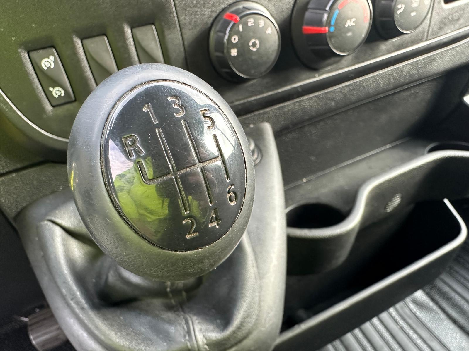 RENAULT Master P35 2.3dCi L4H1-image-29