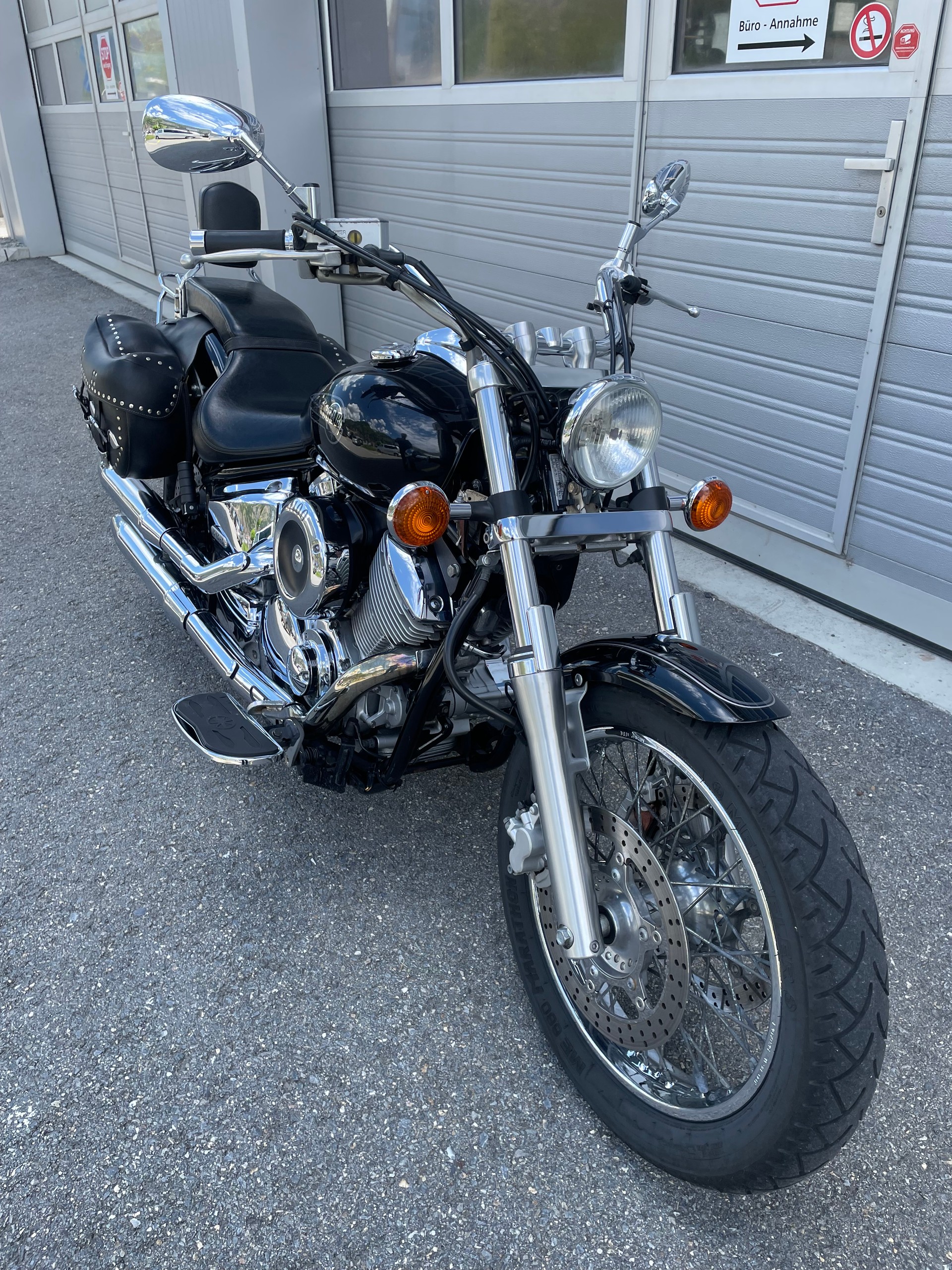 YAMAHA XVS 1100 Drag Star-showroom-element-3