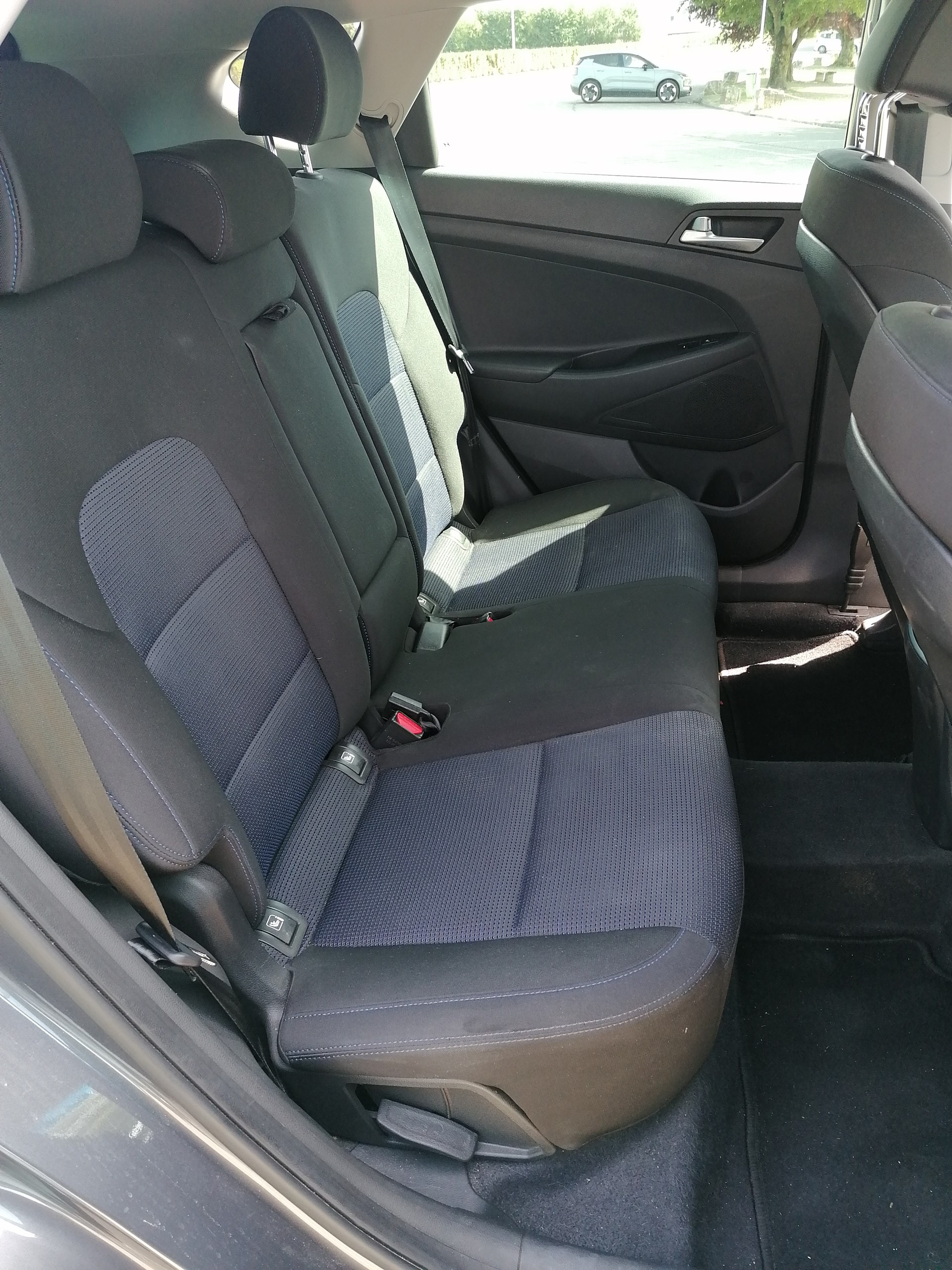 HYUNDAI Tucson 2.0 CRDI Plena 2WD-image-3