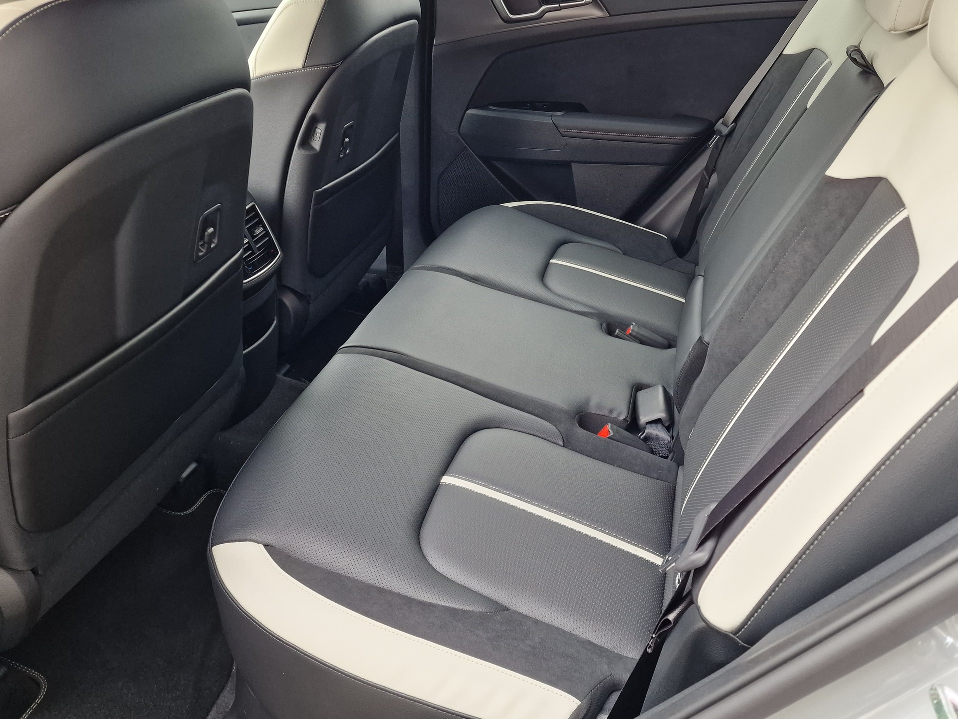KIA Sportage 1.6T-GDi GT-Line 4x4 HEV-image-5