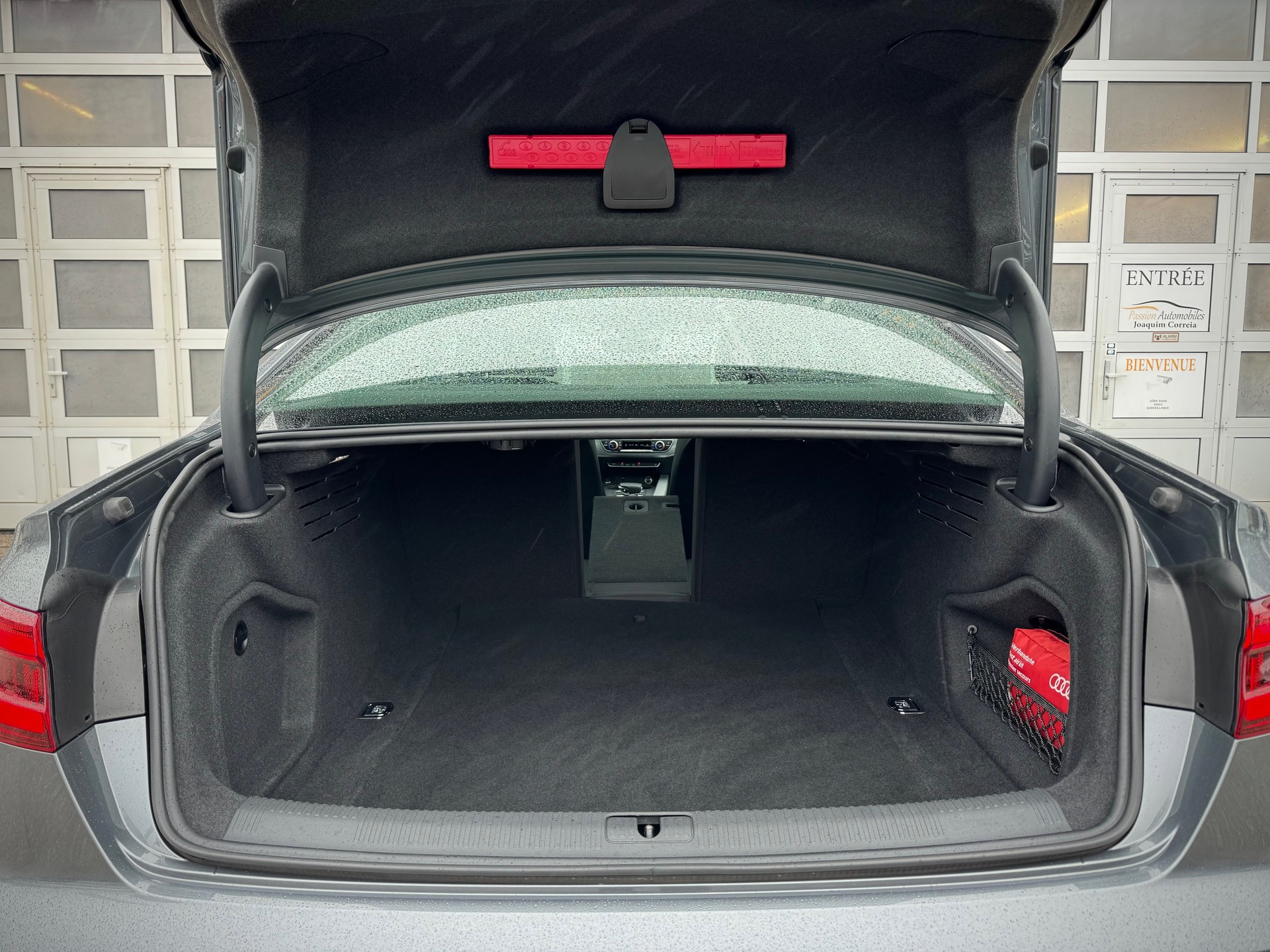 AUDI A4 Limousine 40 TDI S-tronic - Véhicule Suisse (CH)-image-13