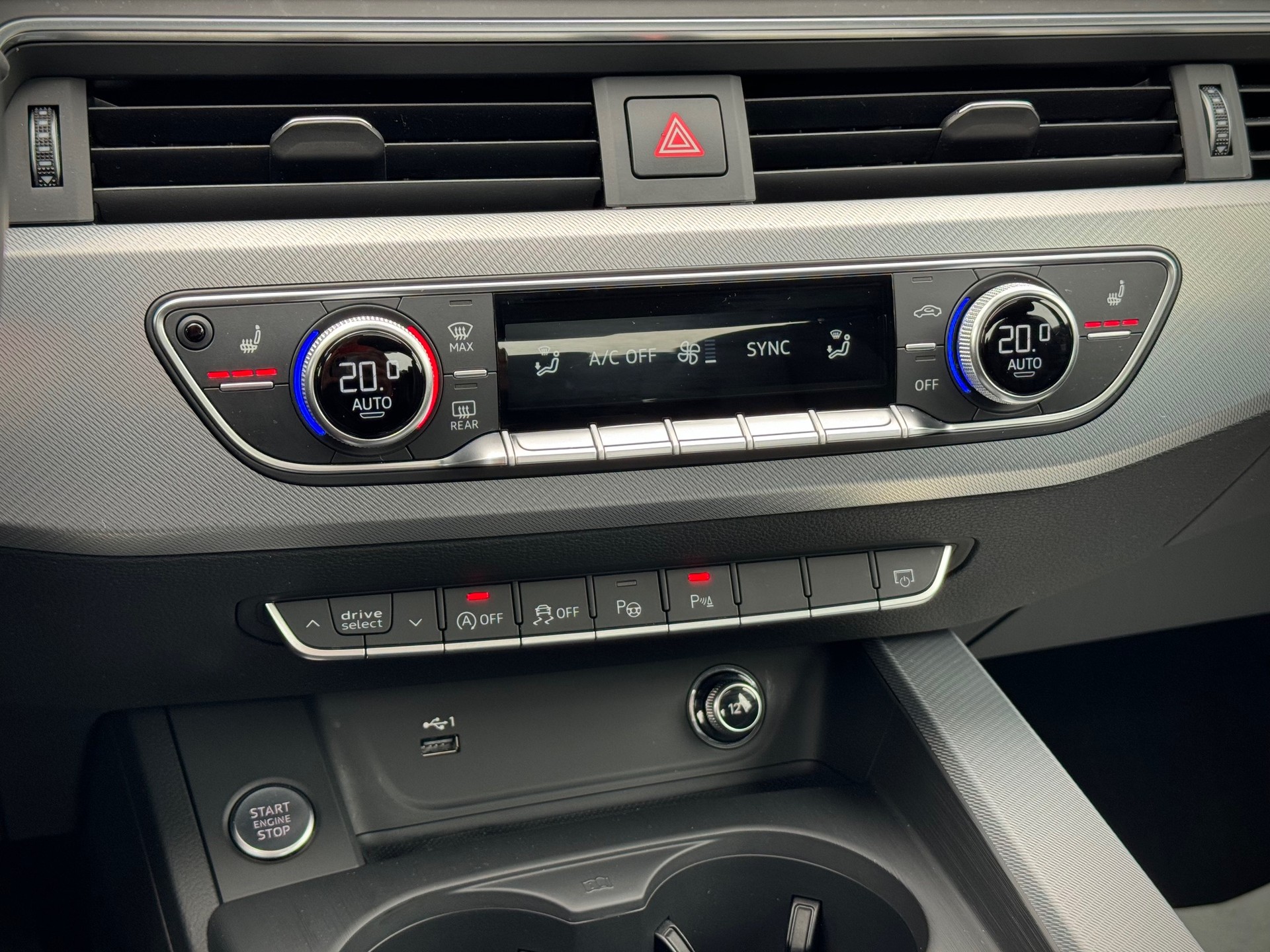 AUDI A4 Limousine 40 TDI S-tronic - Véhicule Suisse (CH)-image-10