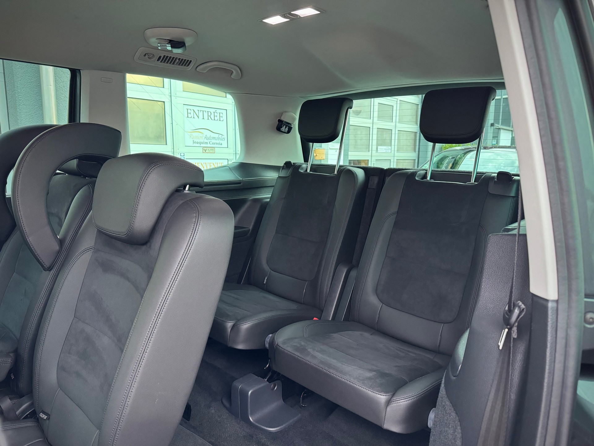 VW Sharan 2.0 TDI BMT Highline 4Motion DSG - 7 PLACES - Véhicule Suisse (CH)-image-8