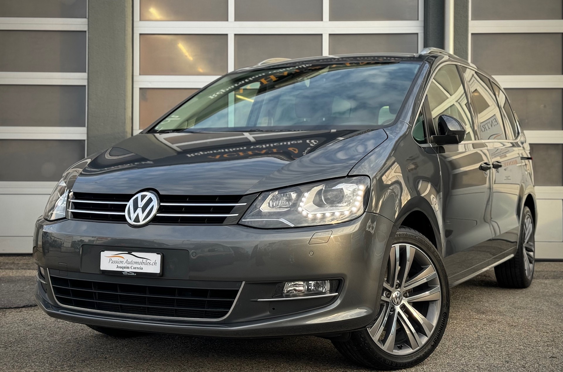 VW Sharan 2.0 TDI BMT Highline 4Motion DSG - 7 PLACES - Véhicule Suisse (CH)-image-0