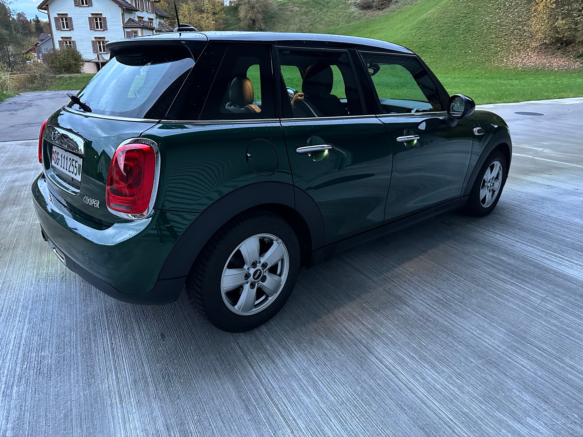 MINI Cooper Steptronic-image-2