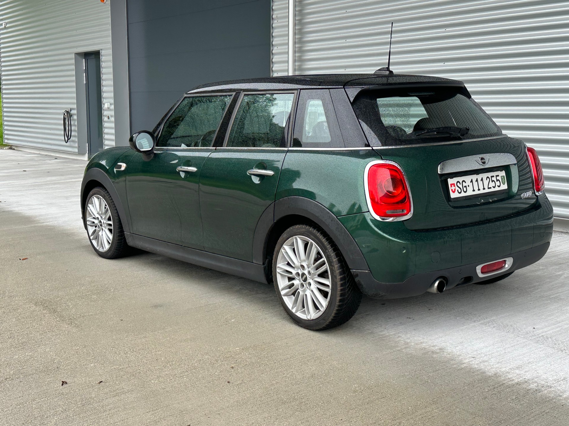 MINI Cooper Steptronic-image-1