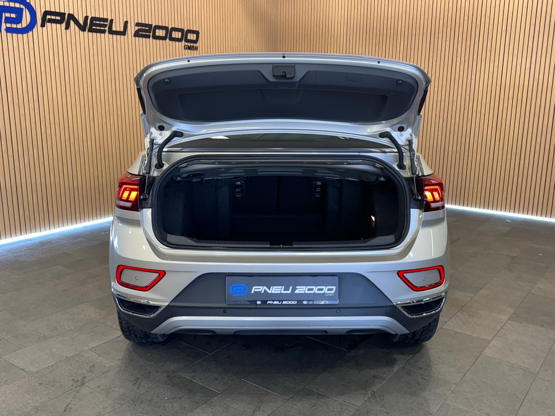 VW T-Roc Cabriolet 1.0 TSI Style-image-4