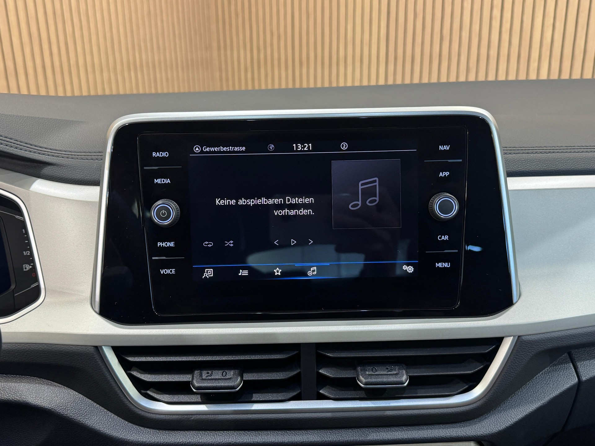 VW T-Roc Cabriolet 1.0 TSI Style-image-12