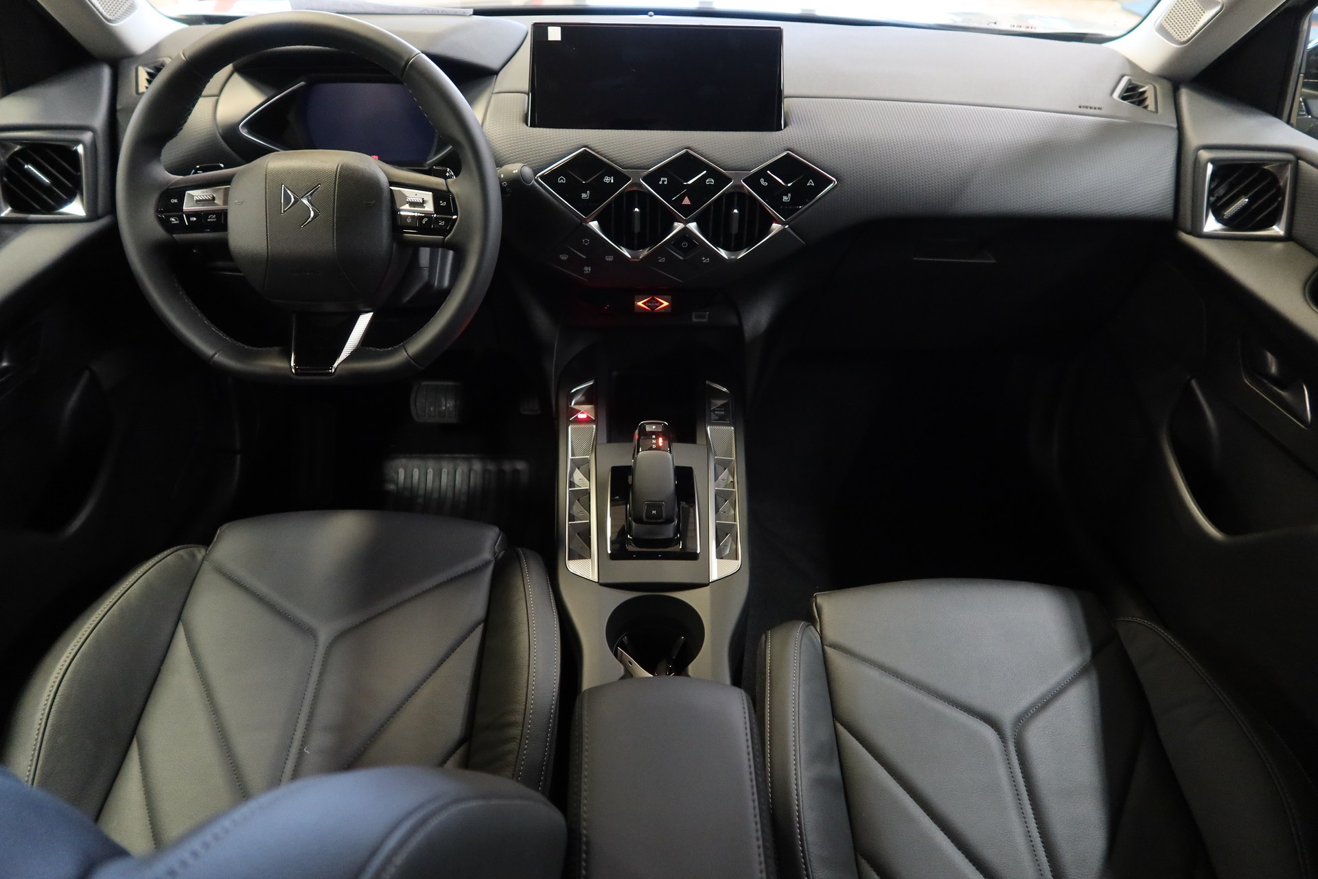 DS AUTOMOBILES DS 3 1.2 MHEV Diva Diva-image-10