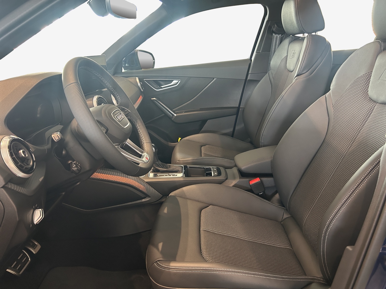 AUDI Q2 35 TFSI S line S-tronic-image-7