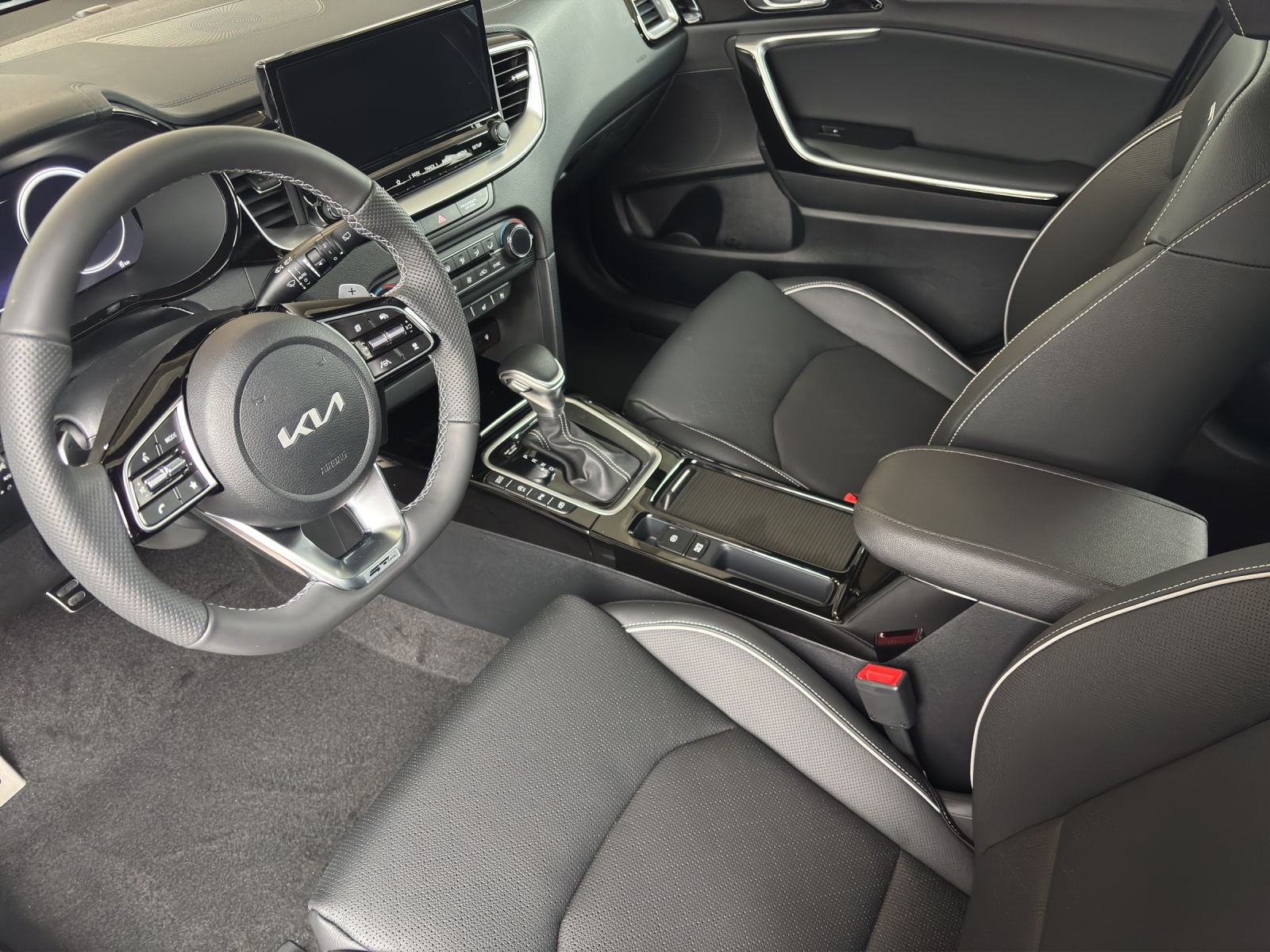 KIA Ceed SW 1.5 T-GDi MHEV GT-Line-image-8