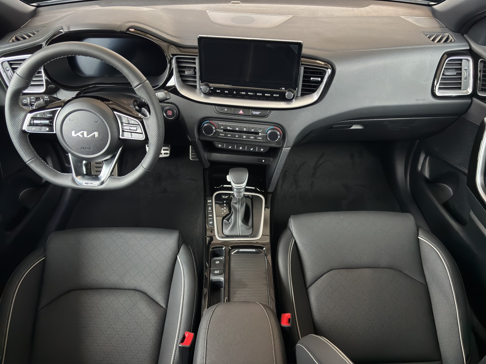 KIA Ceed SW 1.5 T-GDi MHEV GT-Line-image-11