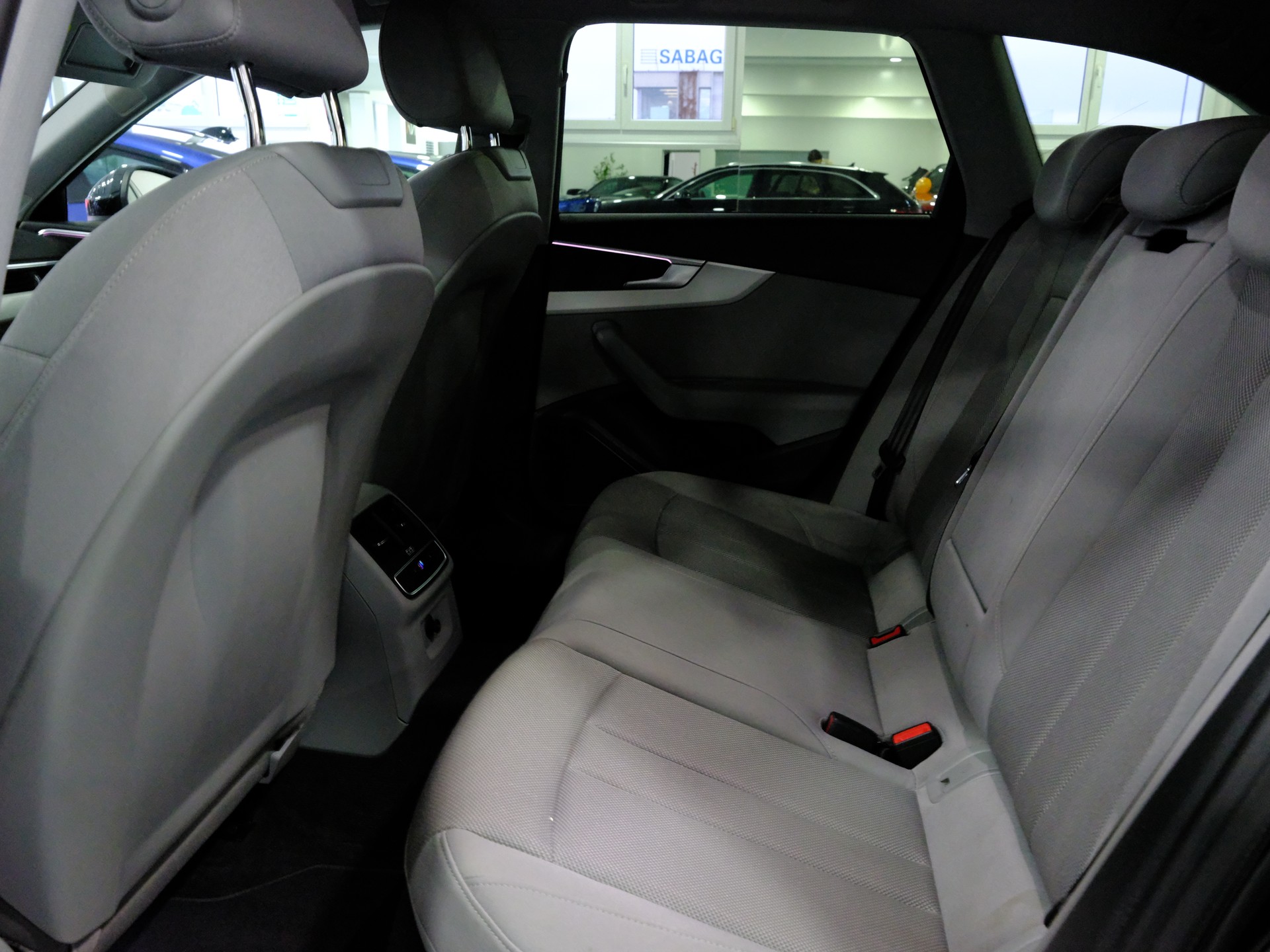 AUDI A4 Avant 40 TDI advanced Attraction quattro S-tronic *Technikpaket Plus*-image-21