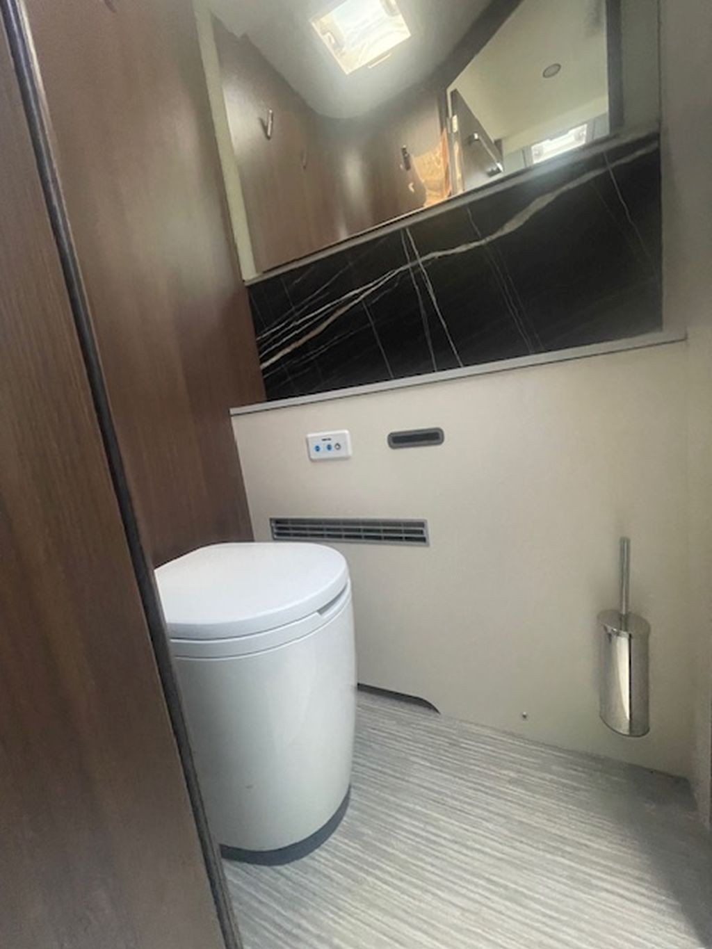 BÜRSTNER Elegance I 920 G-image-16
