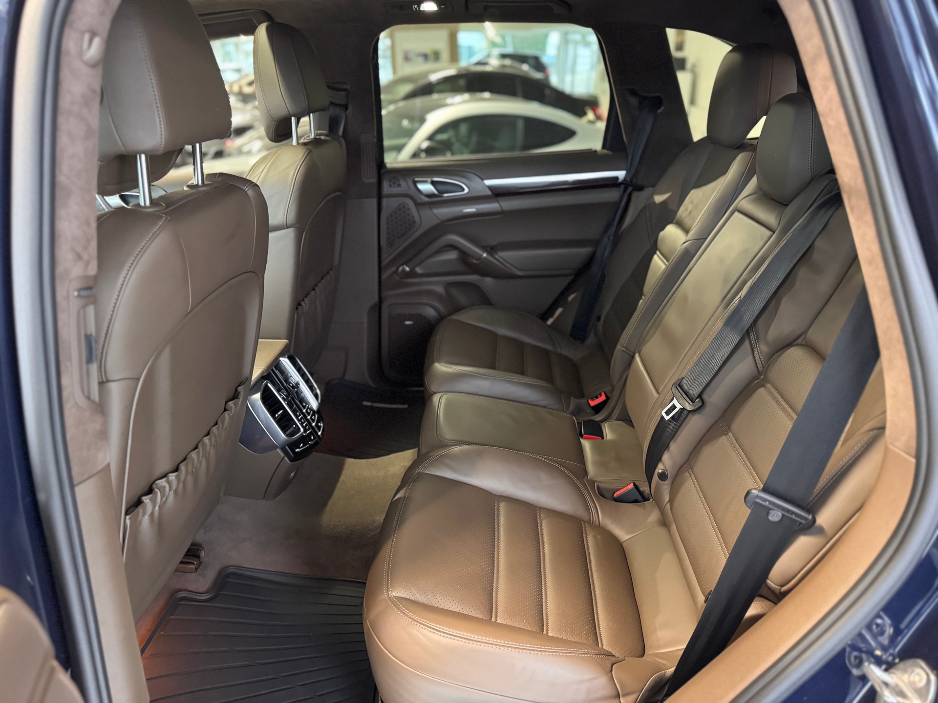 PORSCHE Cayenne S-image-18