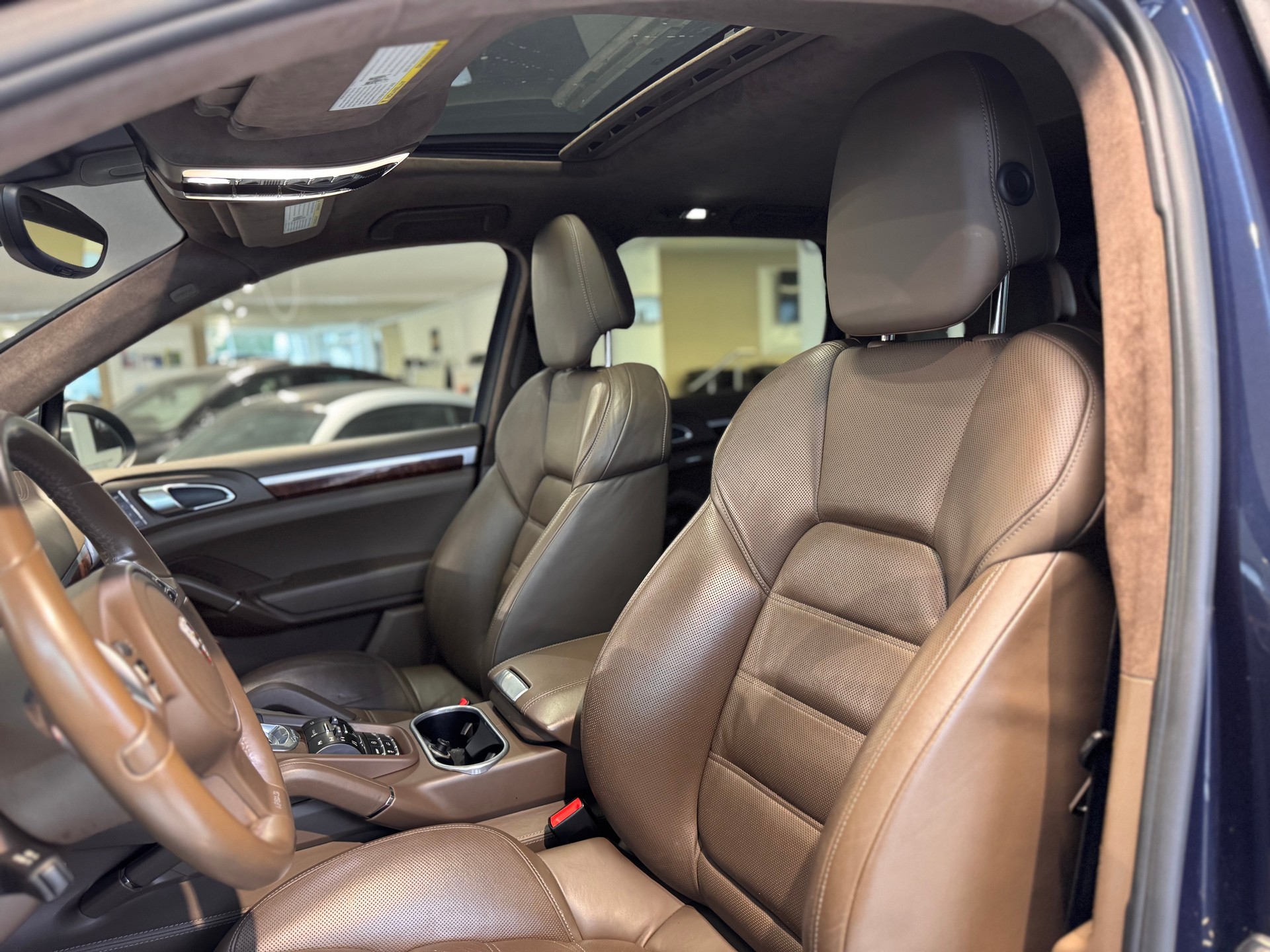 PORSCHE Cayenne S-image-12