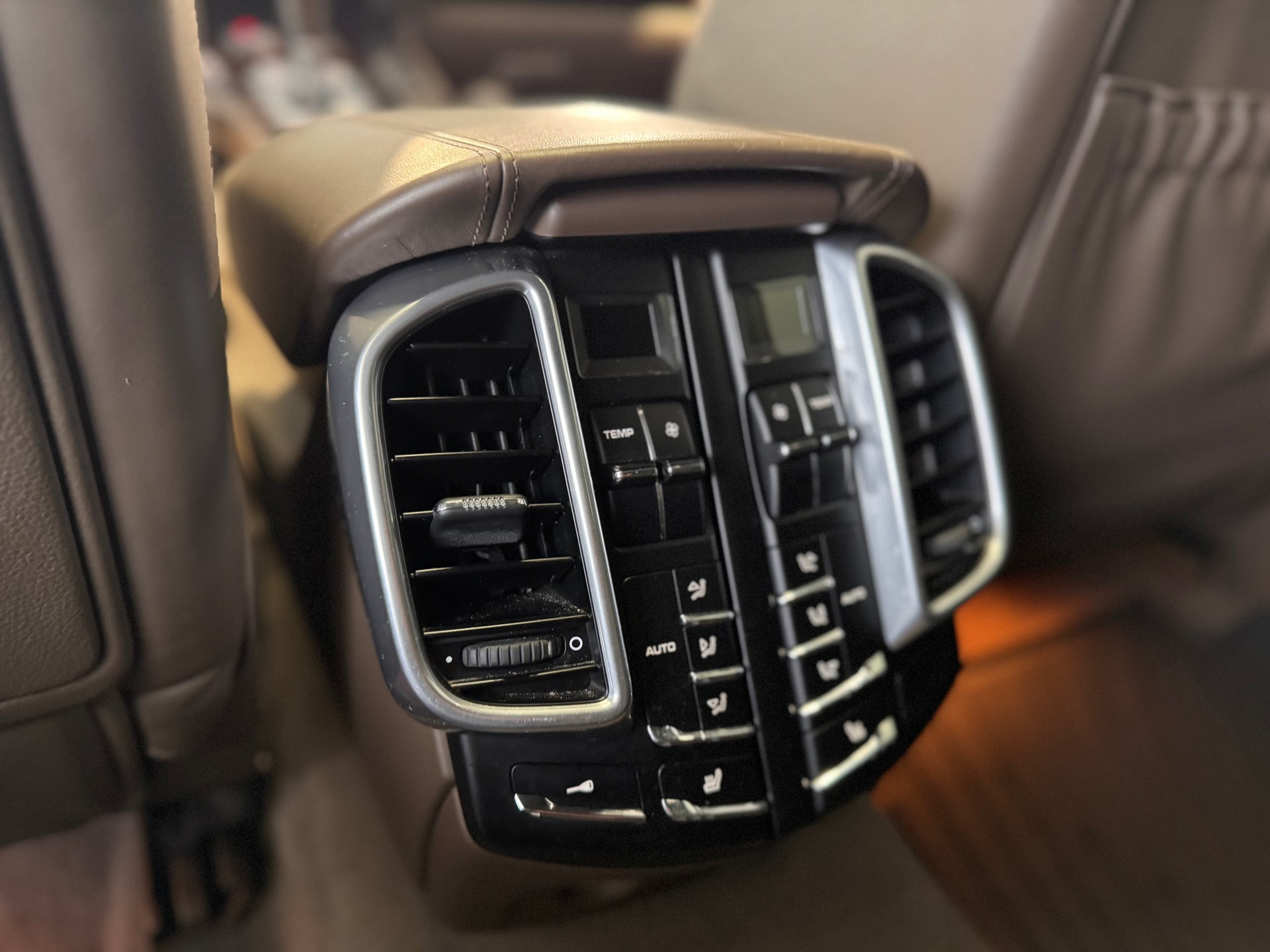 PORSCHE Cayenne S-image-19