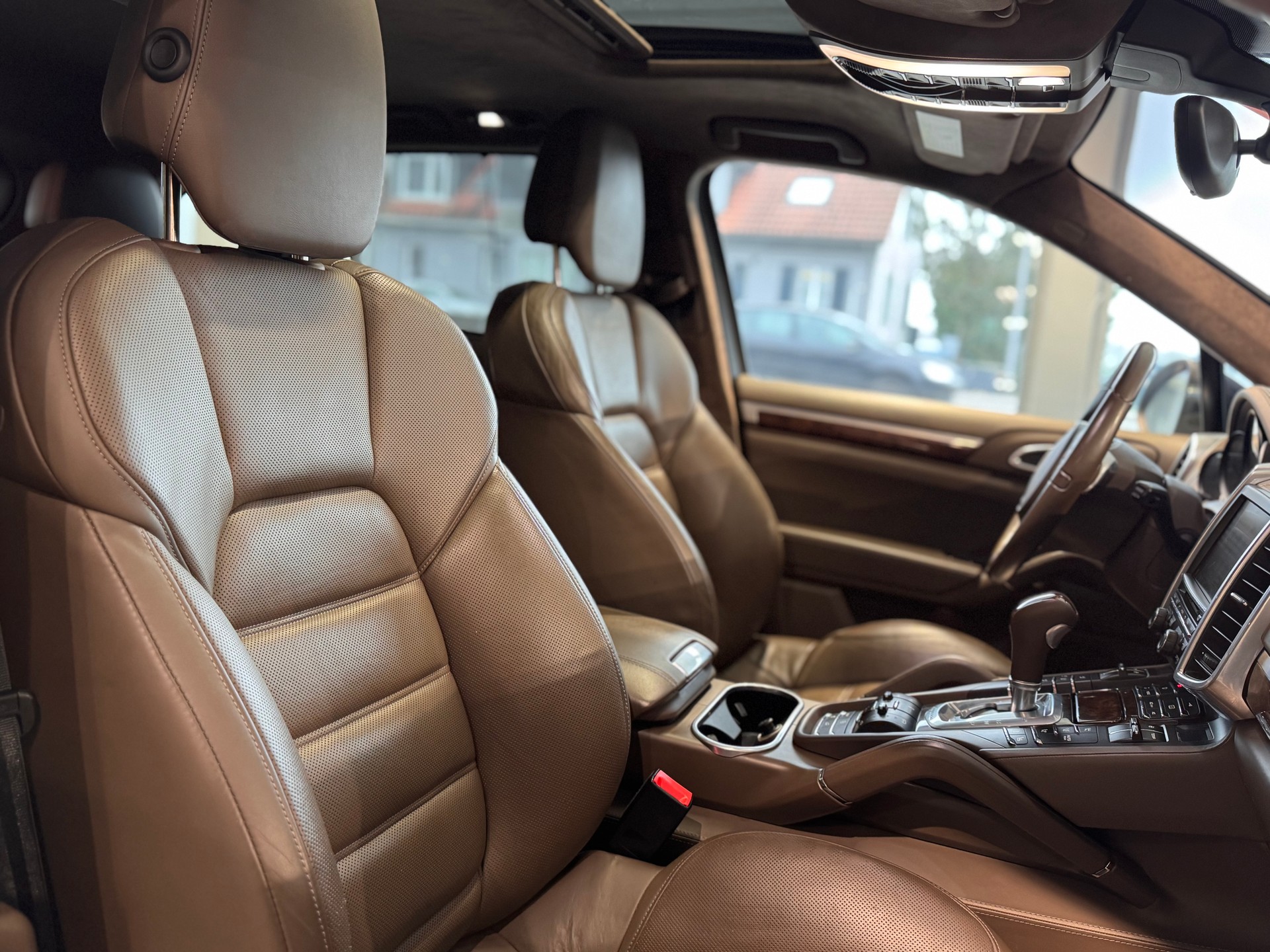PORSCHE Cayenne S-image-24
