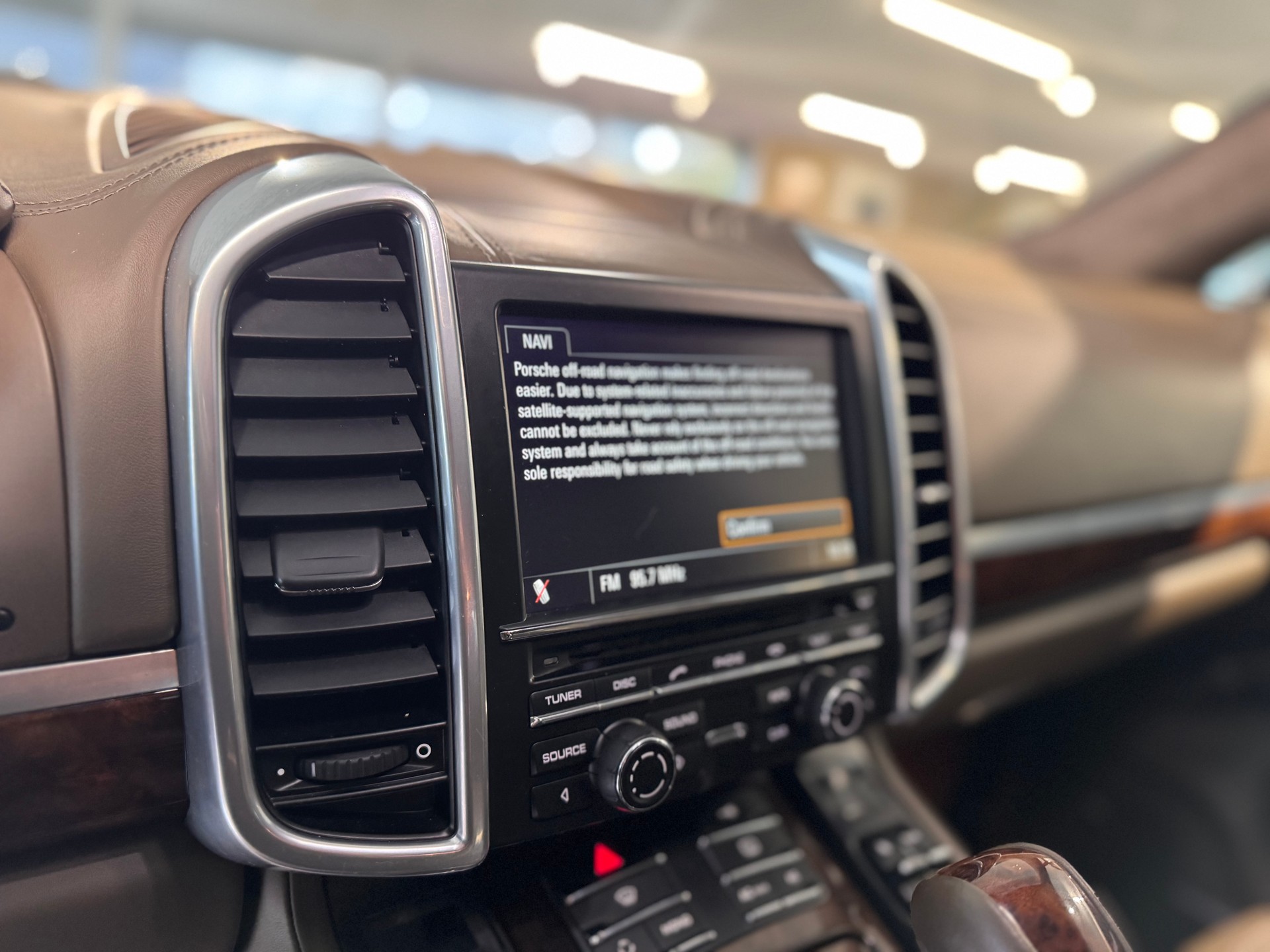 PORSCHE Cayenne S-image-16