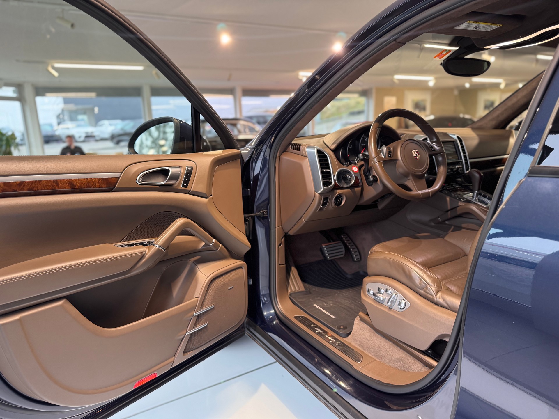 PORSCHE Cayenne S-image-13