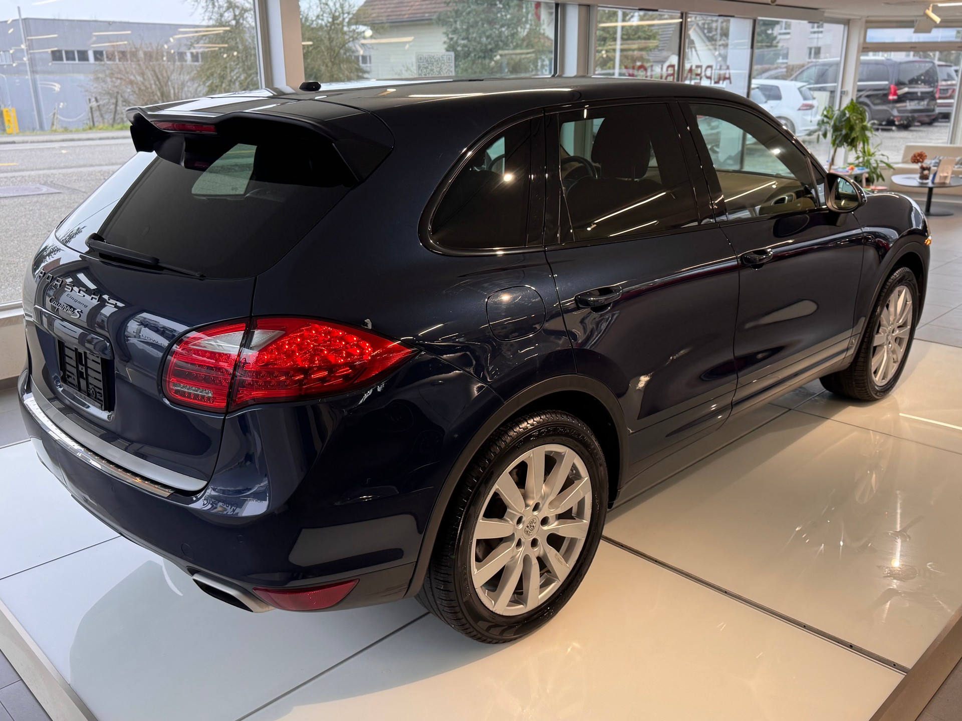 PORSCHE Cayenne S-image-8