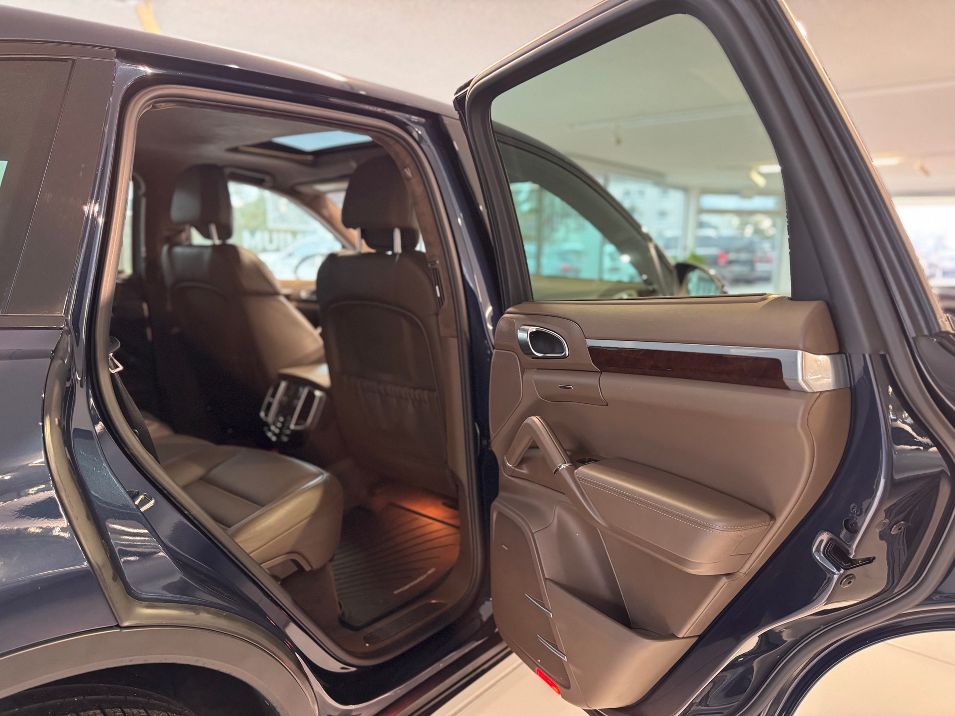 PORSCHE Cayenne S-image-21