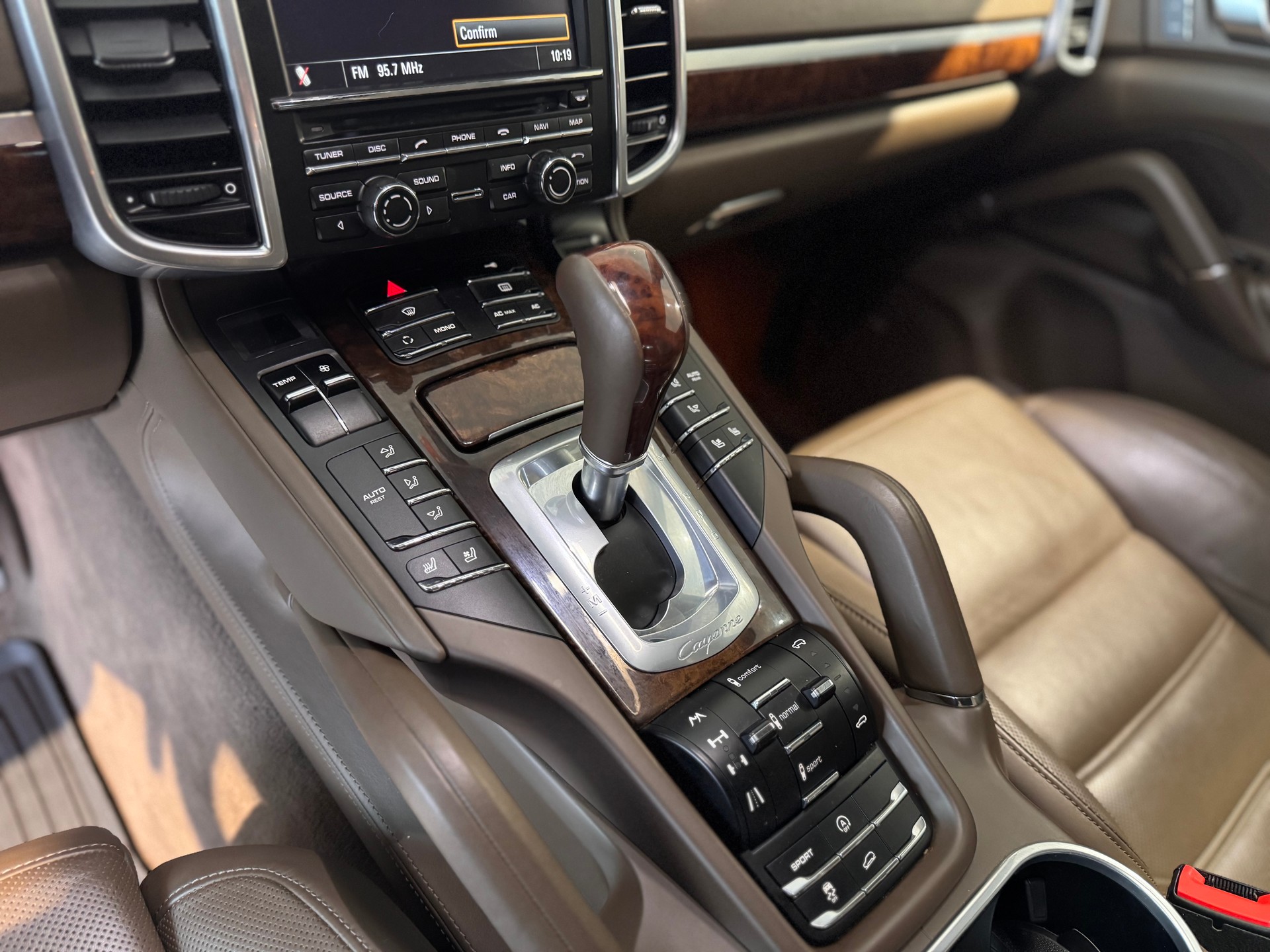 PORSCHE Cayenne S-image-15