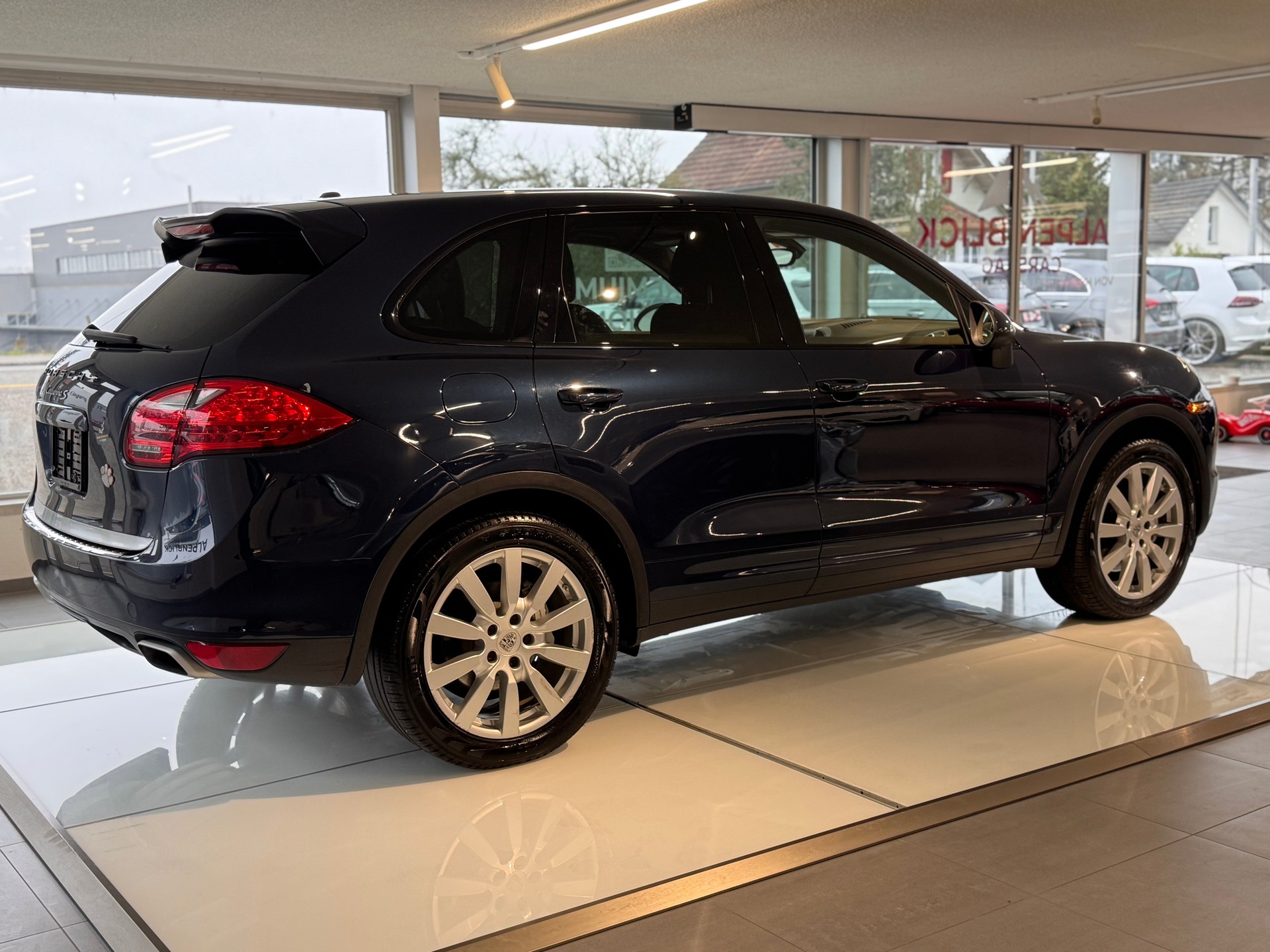 PORSCHE Cayenne S-image-9