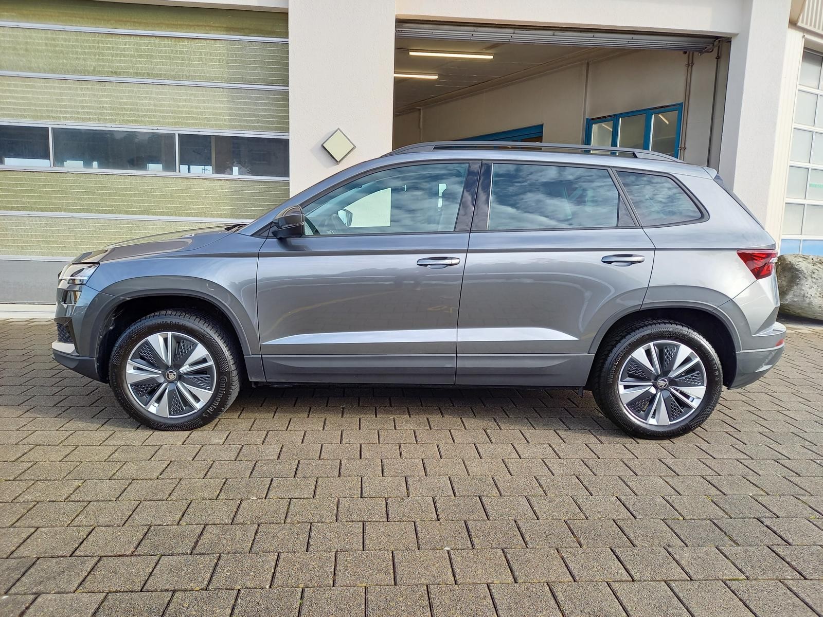 SKODA Karoq 2.0 TDI CR Ambition 4x4 DSG-image-2