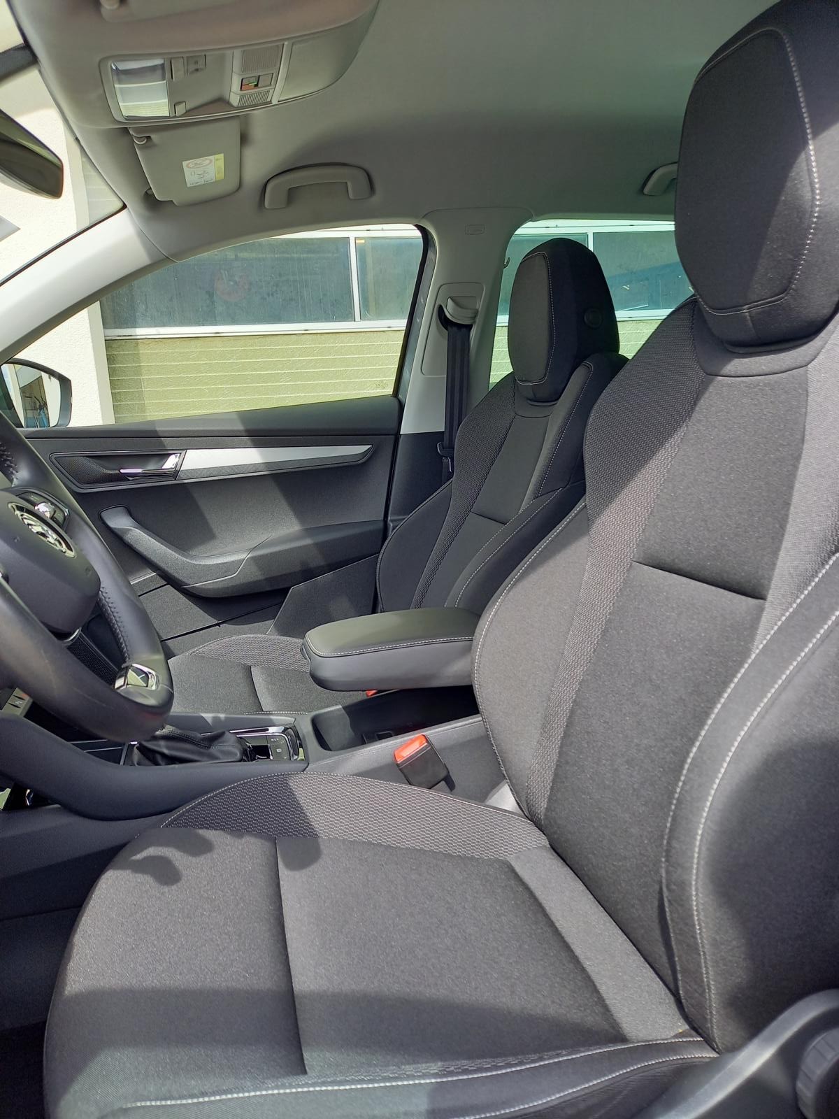 SKODA Karoq 2.0 TDI CR Ambition 4x4 DSG-image-11