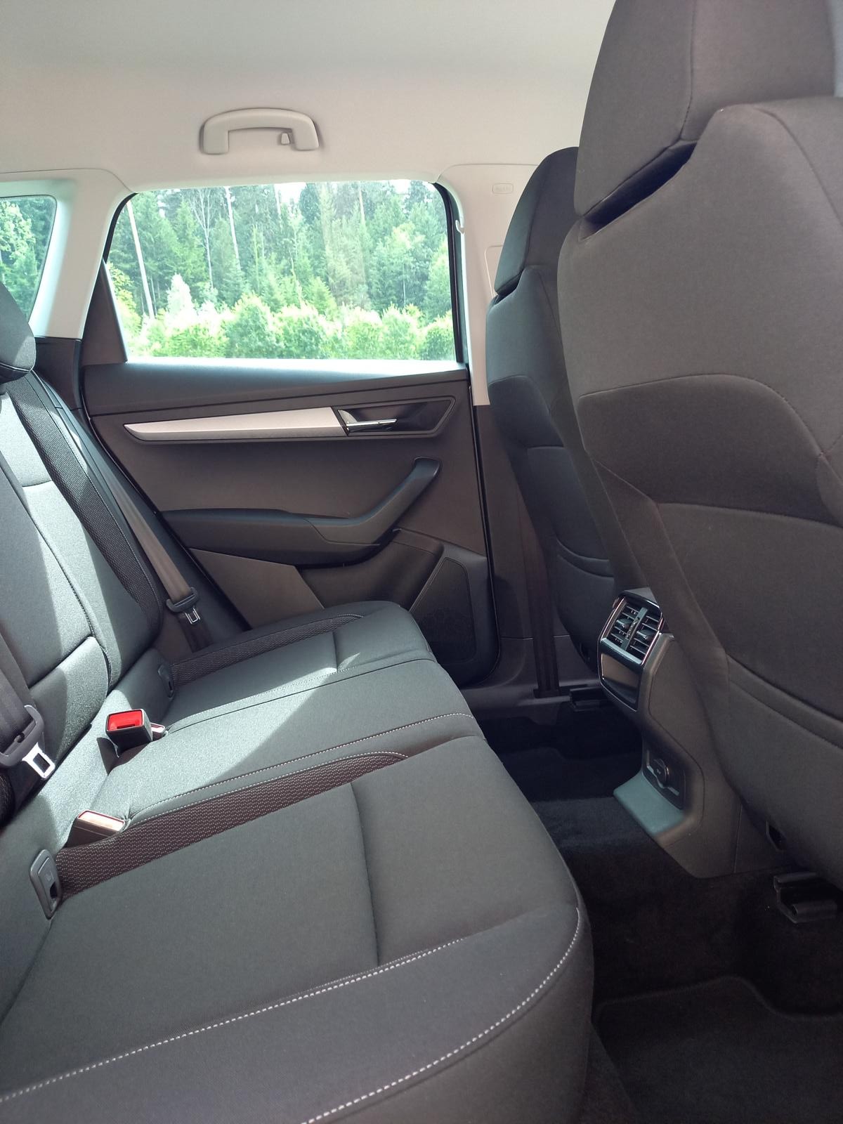 SKODA Karoq 2.0 TDI CR Ambition 4x4 DSG-image-12
