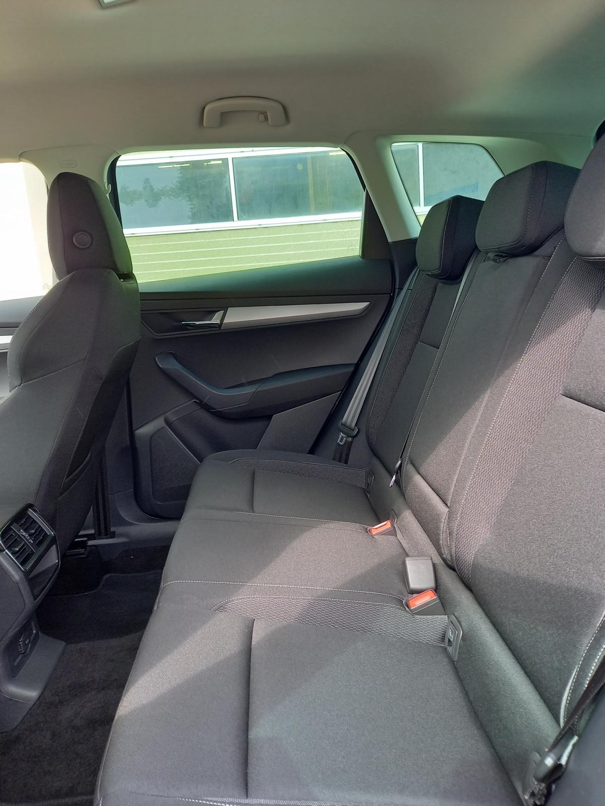 SKODA Karoq 2.0 TDI CR Ambition 4x4 DSG-image-13