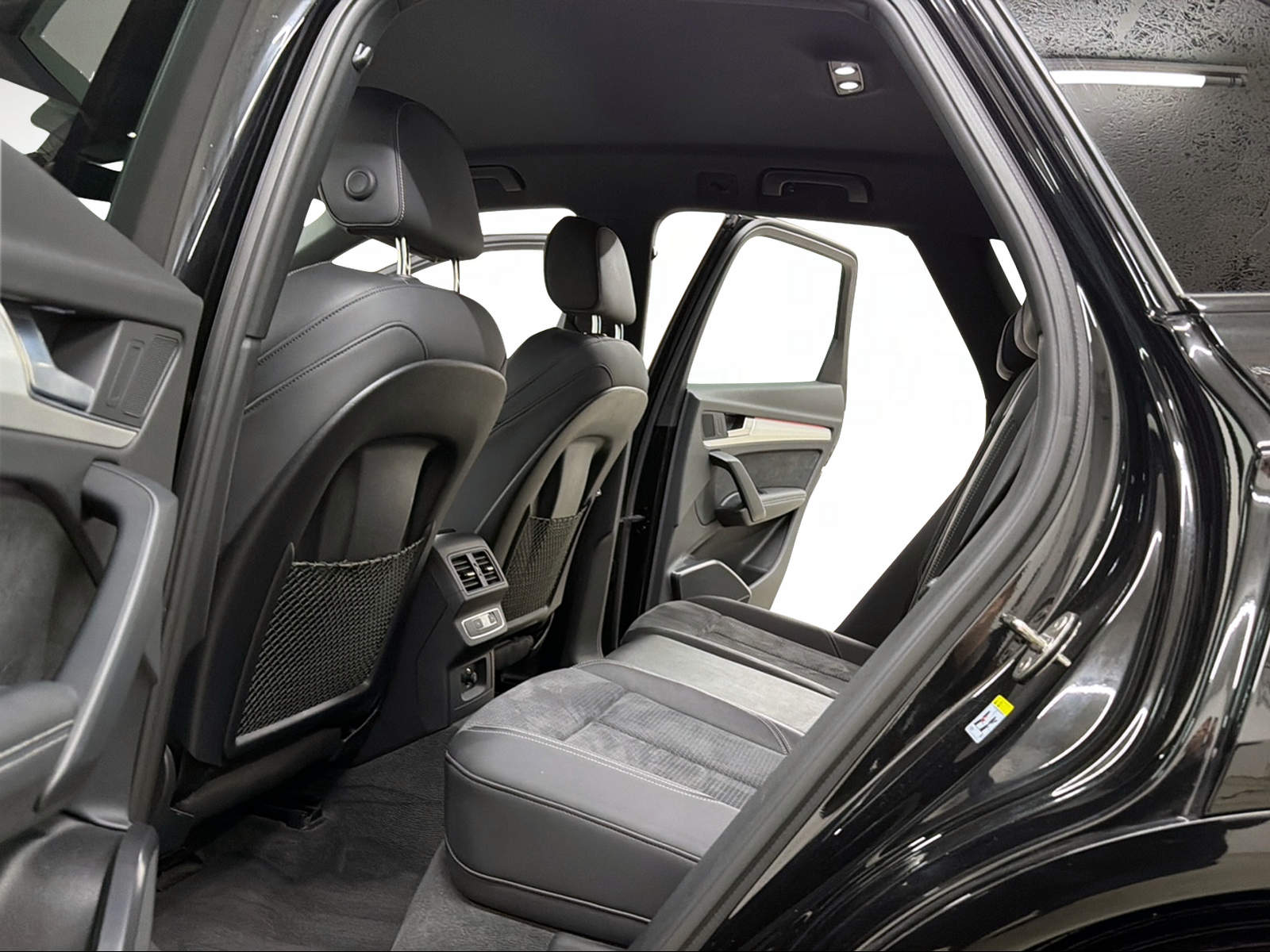 AUDI Q5 40 TDI S-Line Midnight Black quattro S-tronic / RF-Kamera / Komfortschlüssel / Matrix-LED / Virtual Cockpit /-image-7