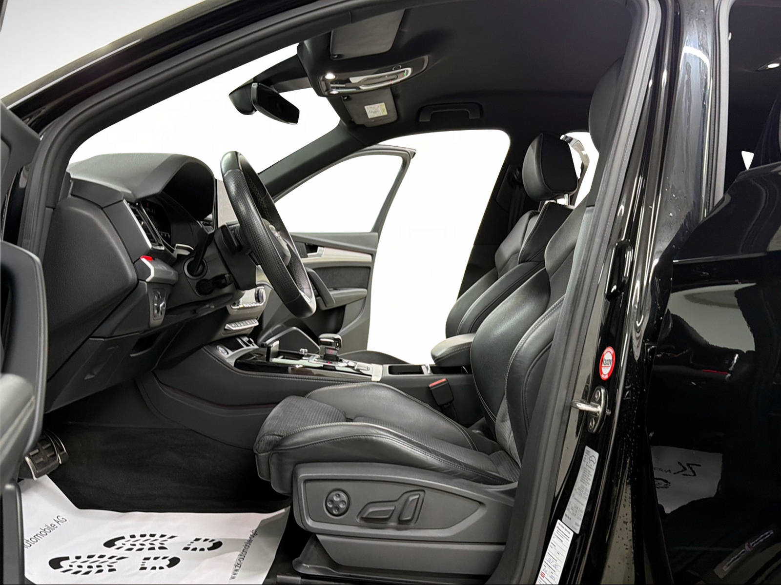 AUDI Q5 40 TDI S-Line Midnight Black quattro S-tronic / RF-Kamera / Komfortschlüssel / Matrix-LED / Virtual Cockpit /-image-5