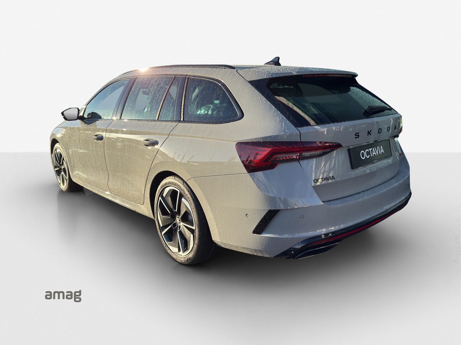 SKODA Octavia Combi 2.0 TSI DSG RS-image-2