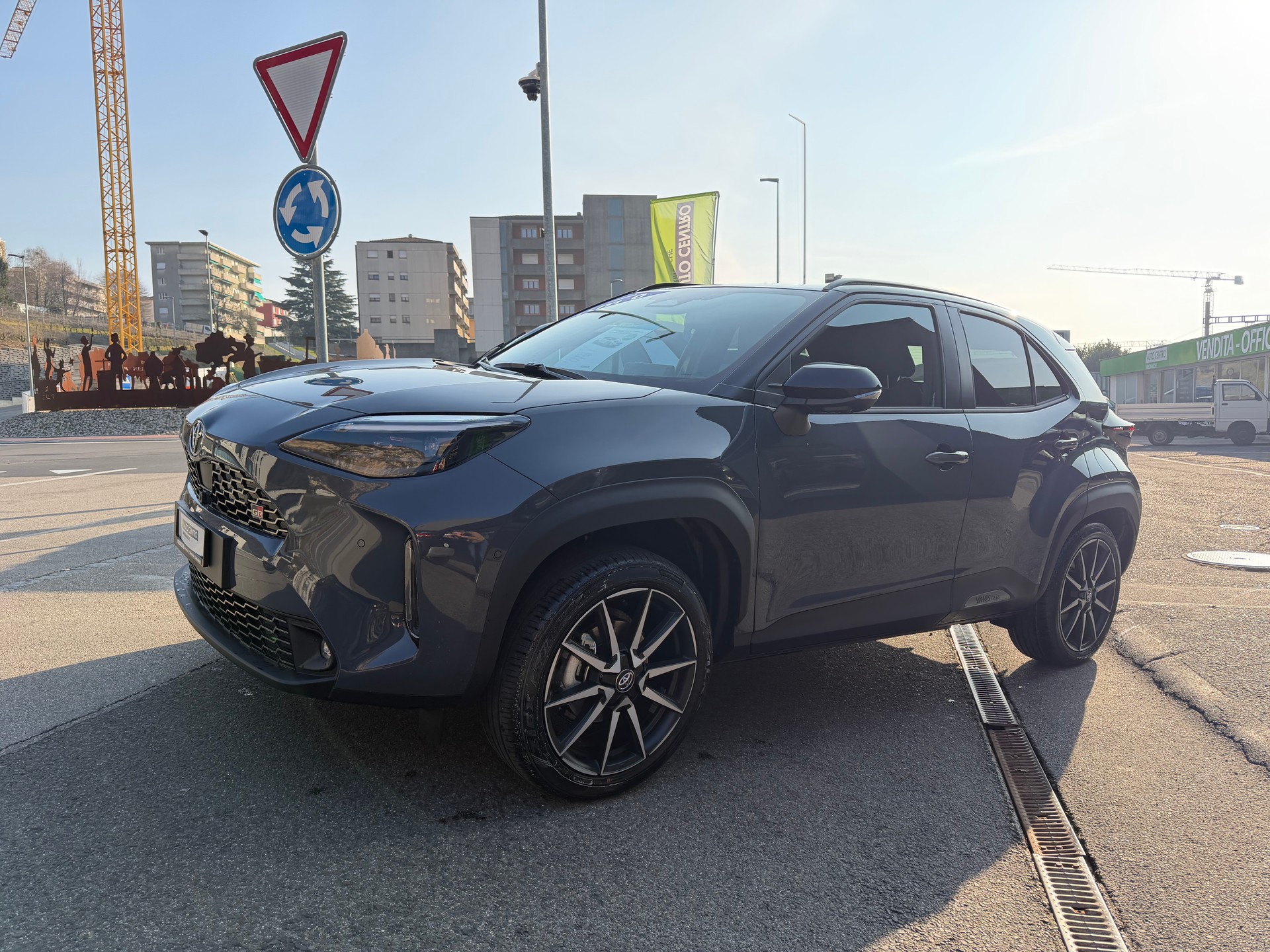 TOYOTA Yaris Cross 1.5 GR Sport e-CVT-image-3