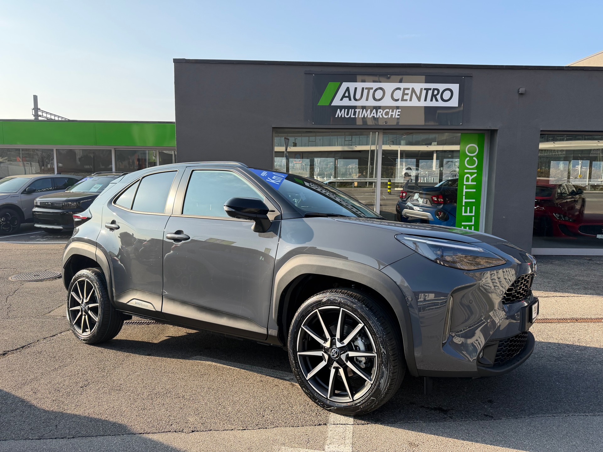 TOYOTA Yaris Cross 1.5 GR Sport e-CVT-image-1