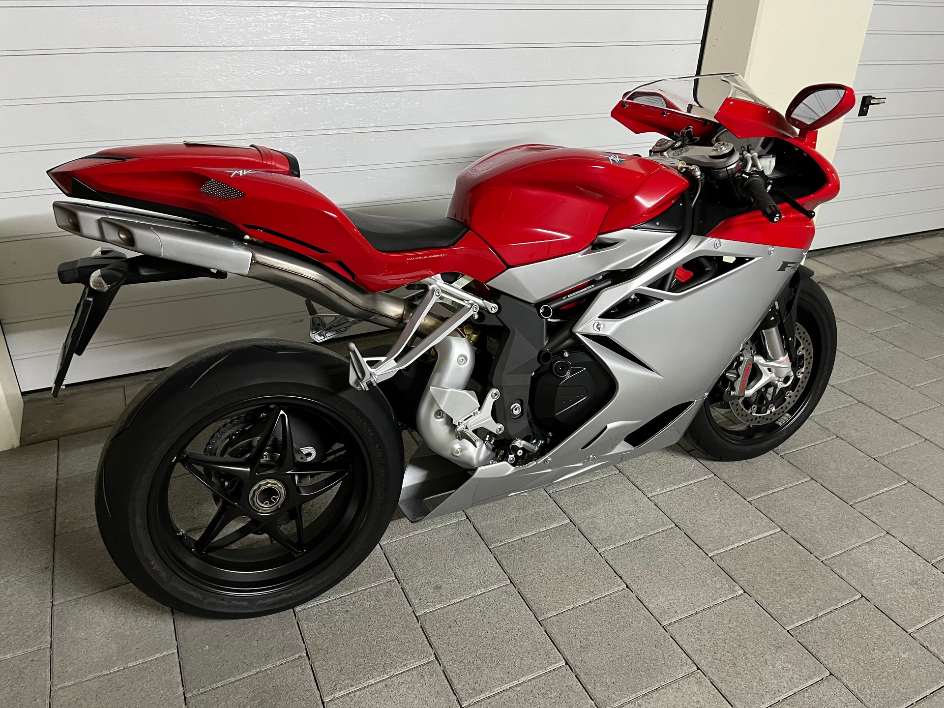 MV AGUSTA F4 1000-image-7