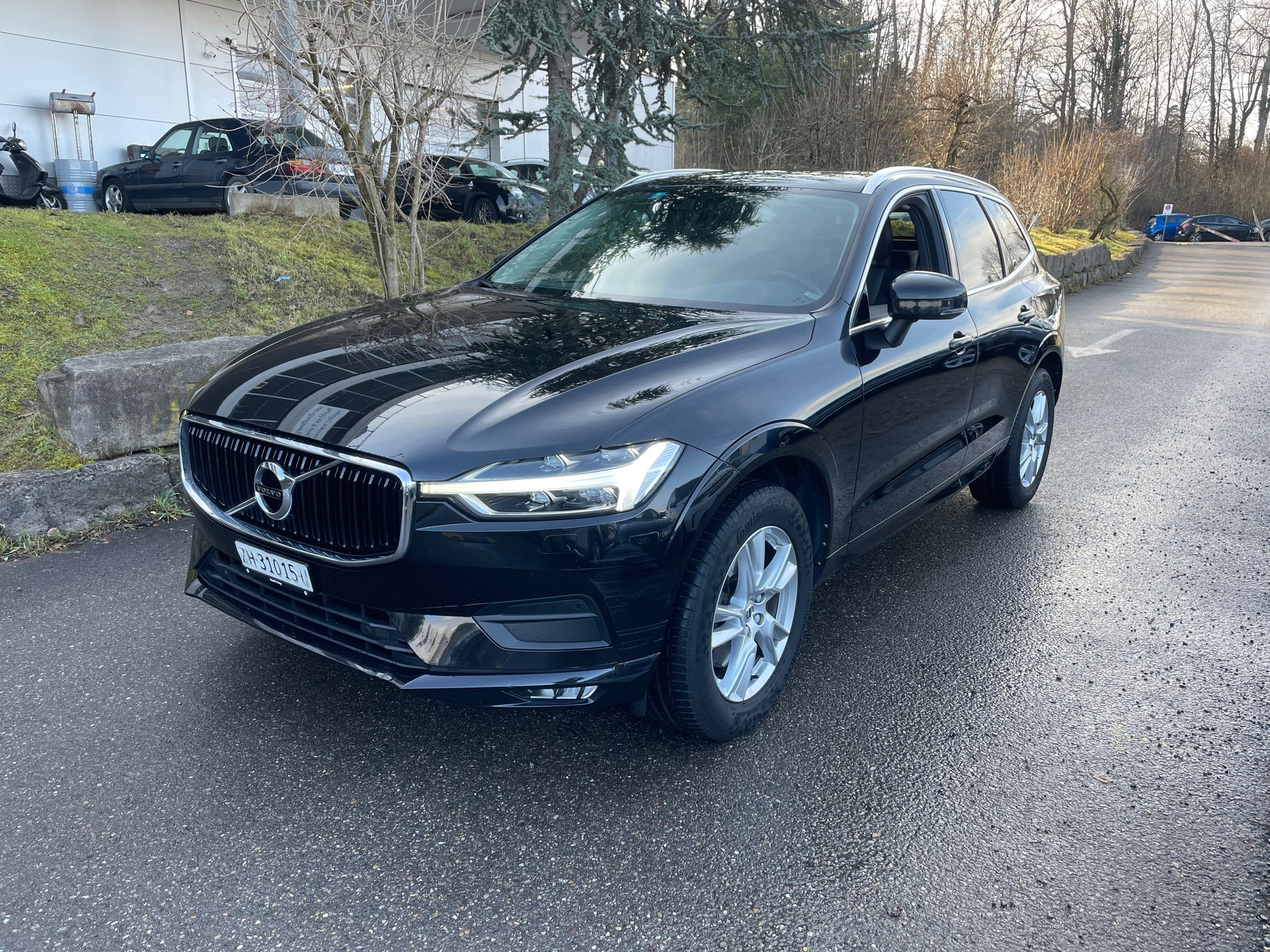 VOLVO XC60 D4 AWD Momentum Geartronic-image-2