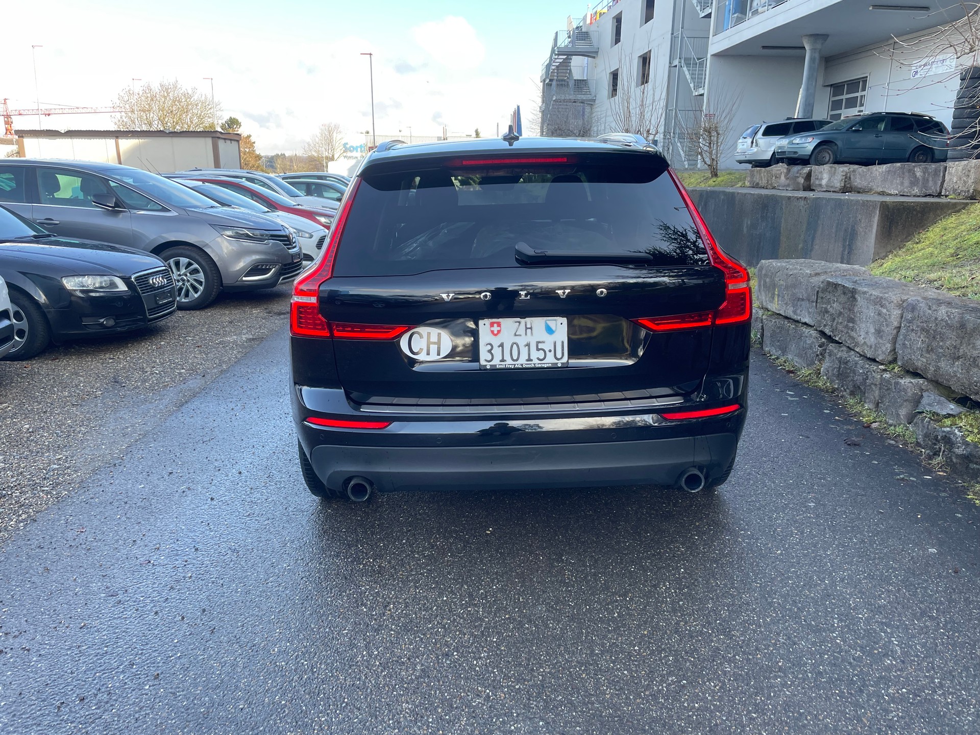 VOLVO XC60 D4 AWD Momentum Geartronic-image-4