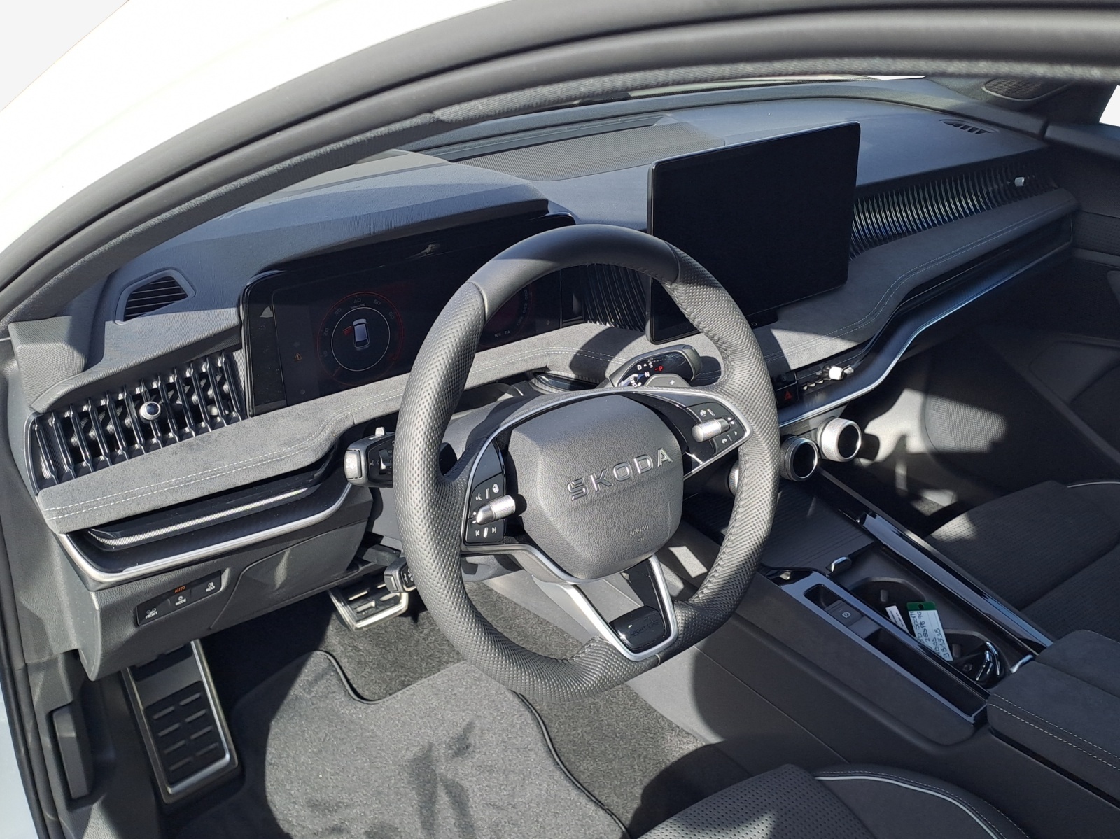 SKODA Superb Combi 2.0 TSI Sportline 4x4 DSG-image-8