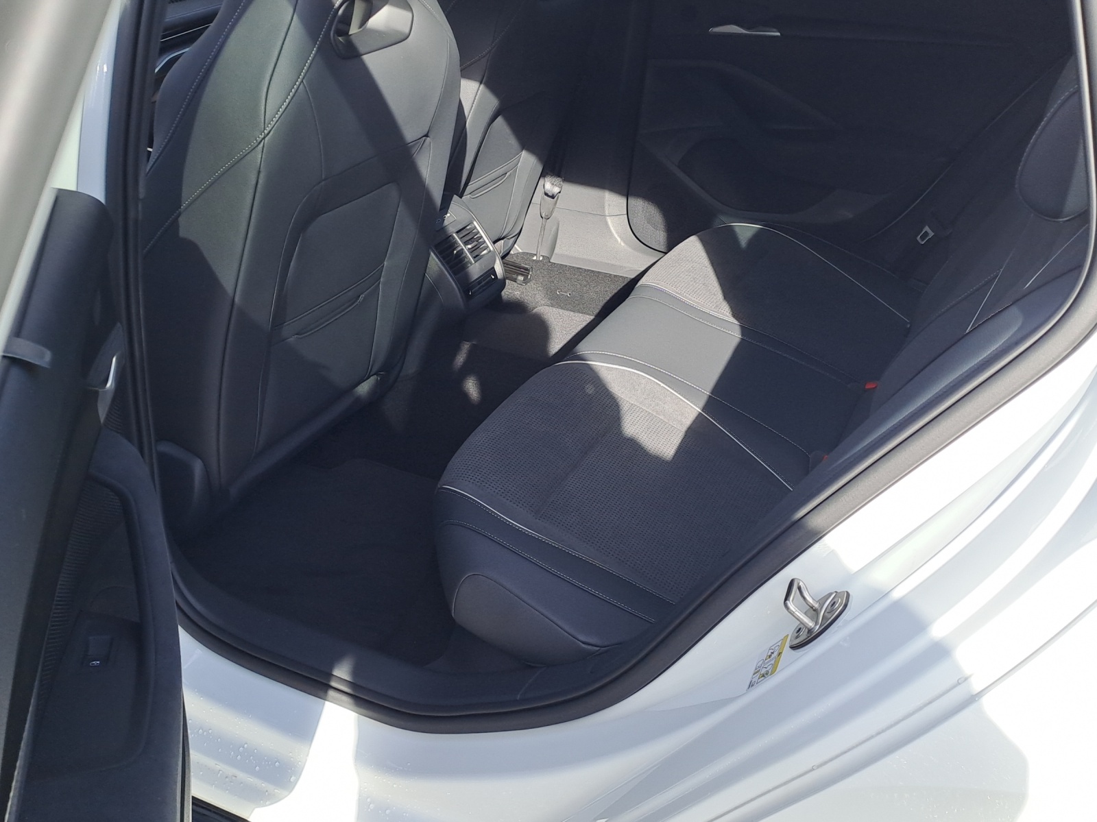 SKODA Superb Combi 2.0 TSI Sportline 4x4 DSG-image-10