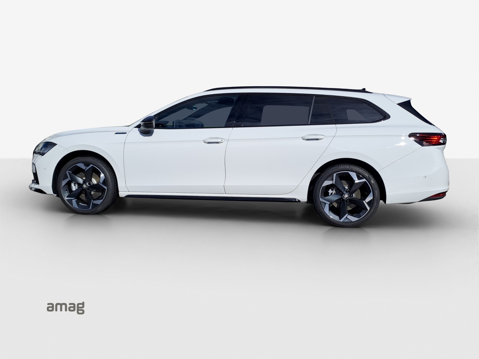 SKODA Superb Combi 2.0 TSI Sportline 4x4 DSG-image-1